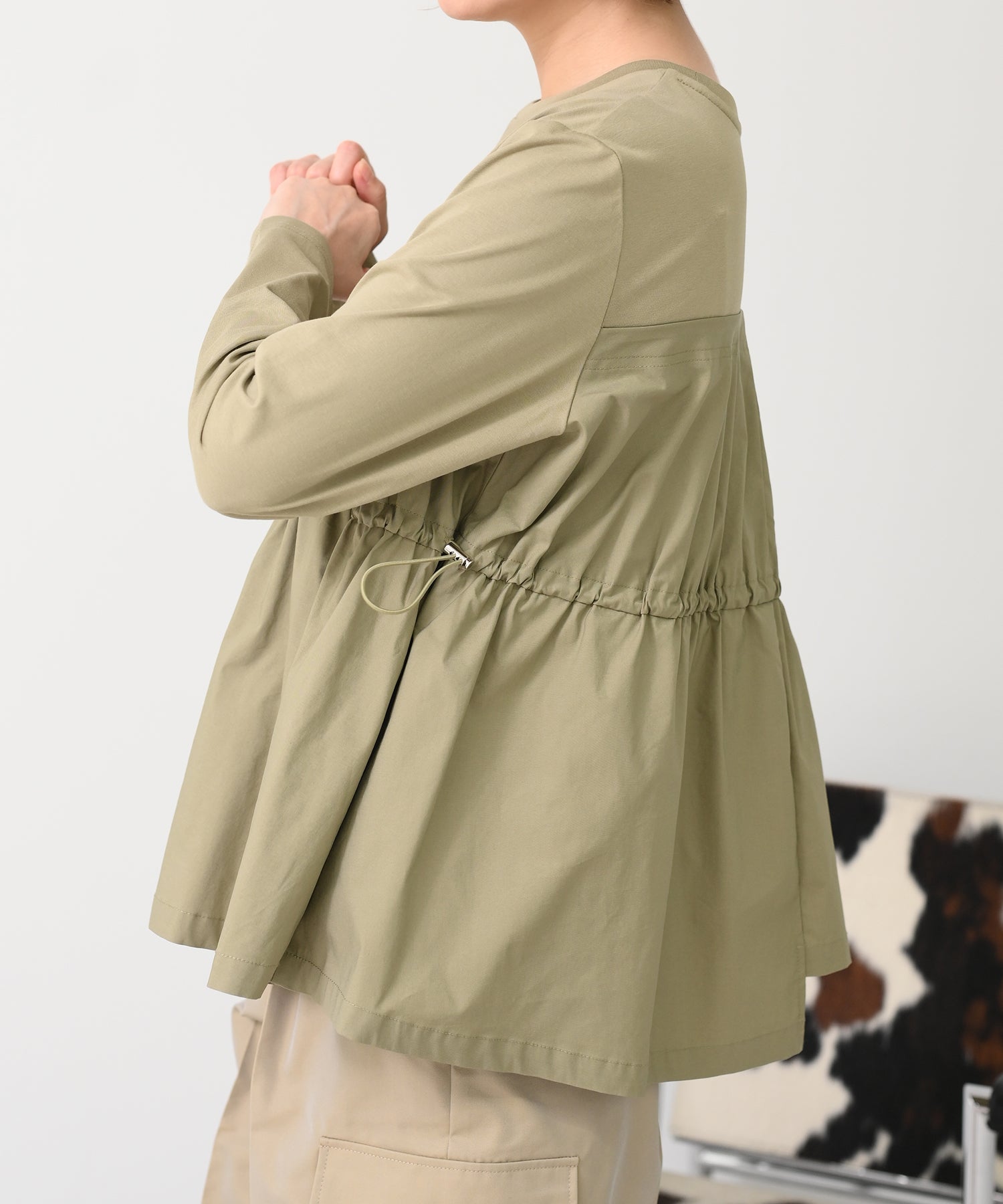 カーキ model:H167