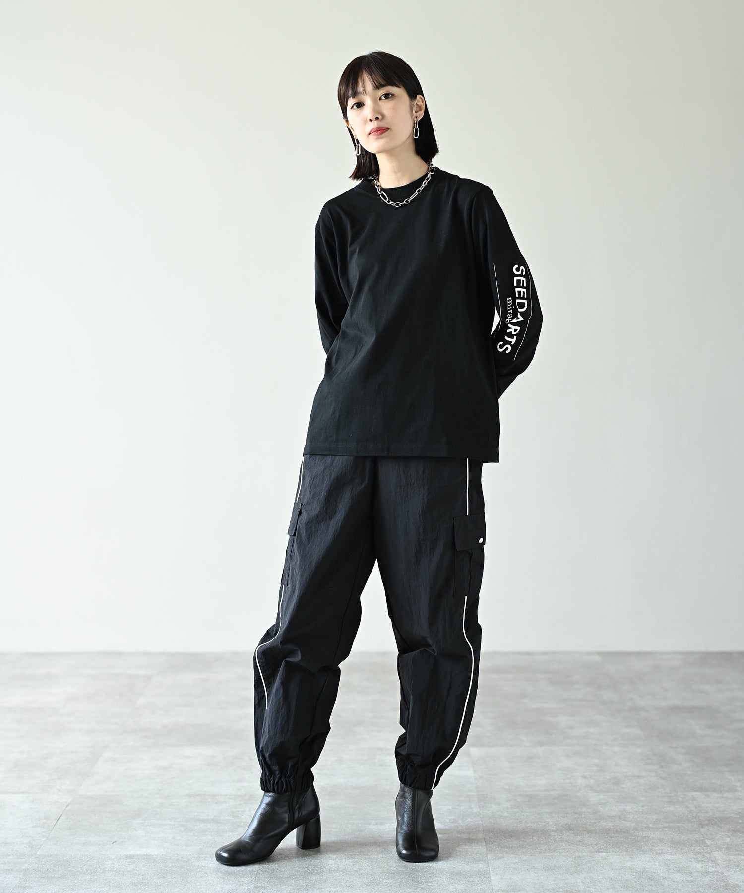 ブラック model:H162