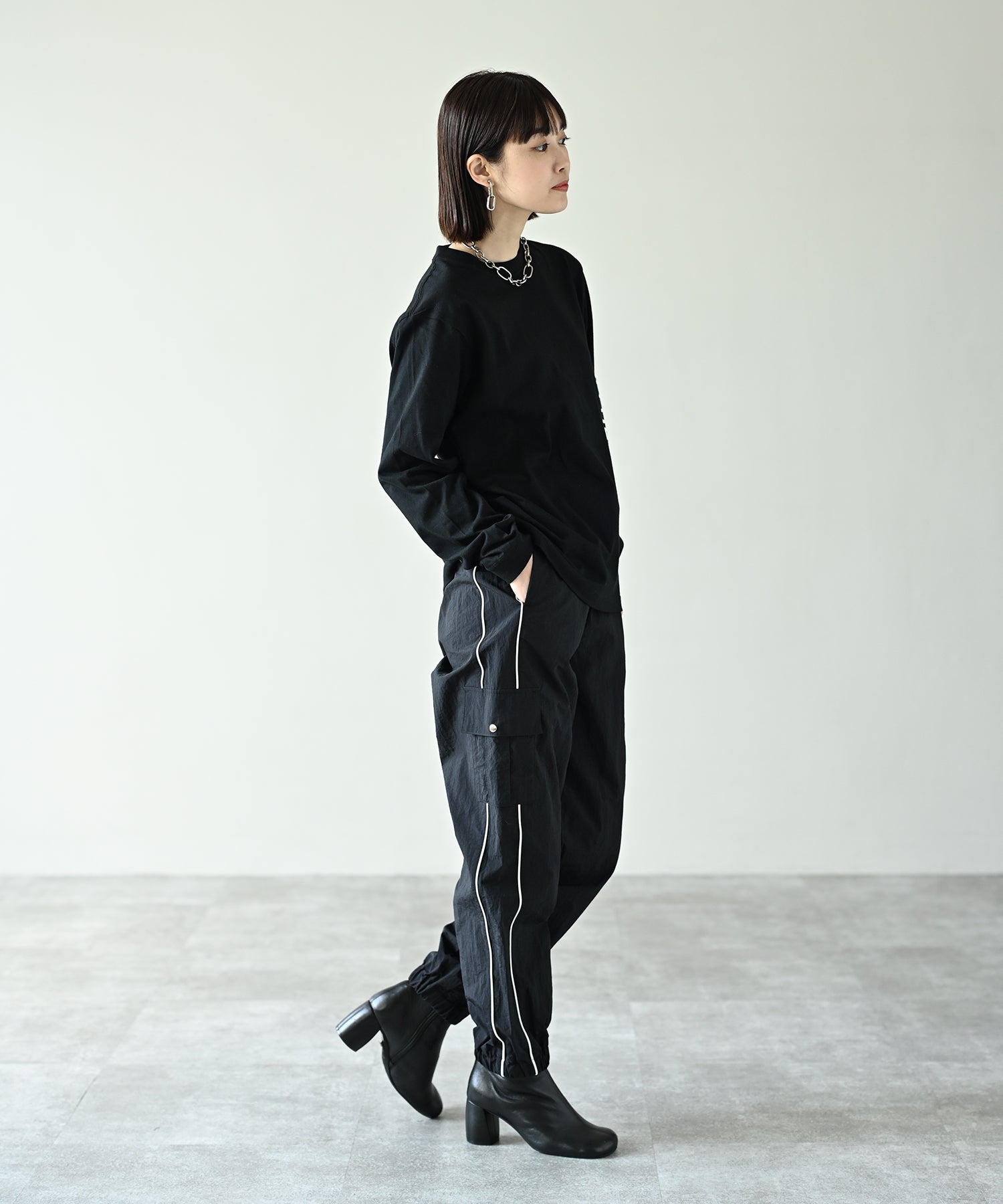 ブラック model:H162