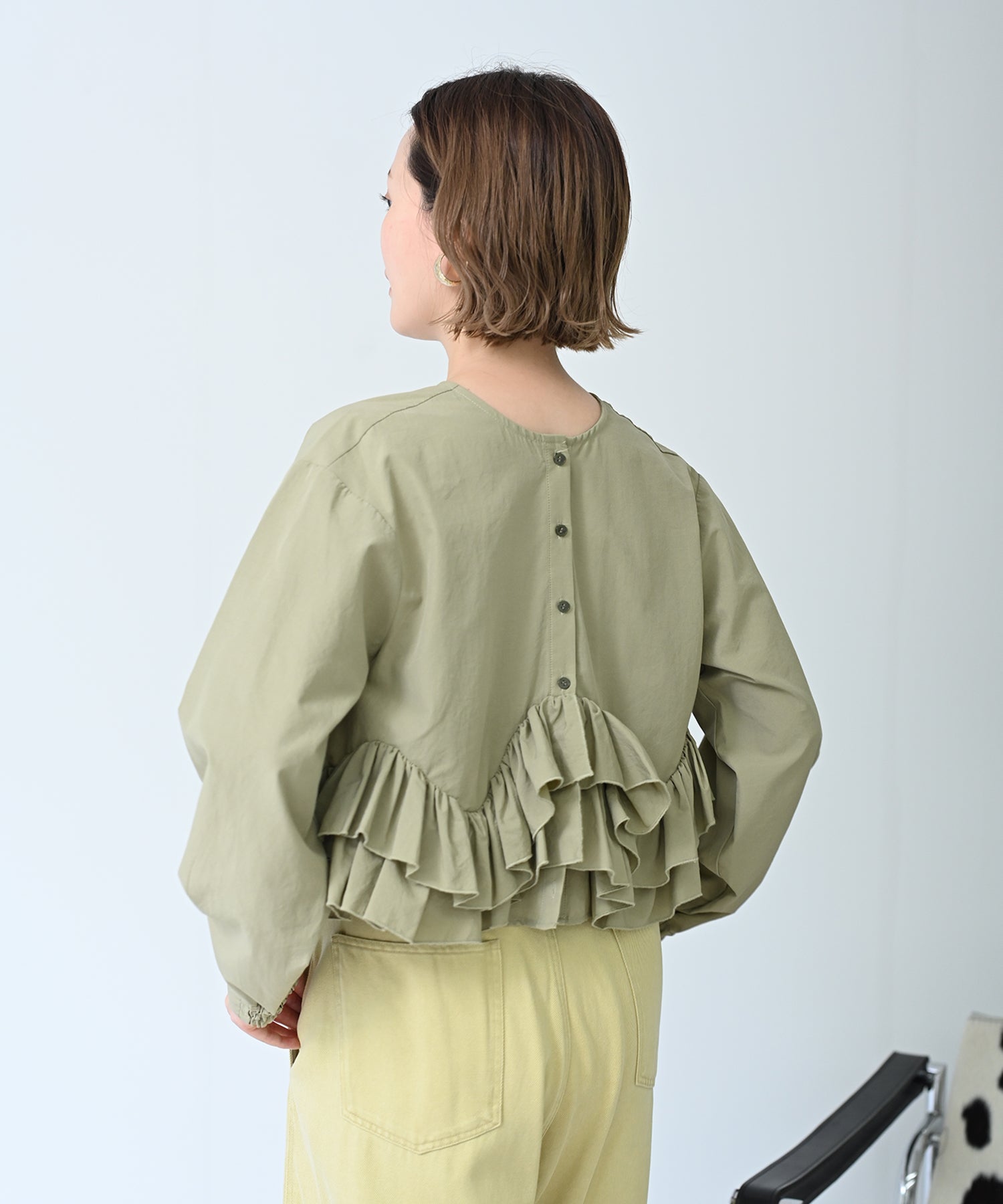 カーキ model:H167