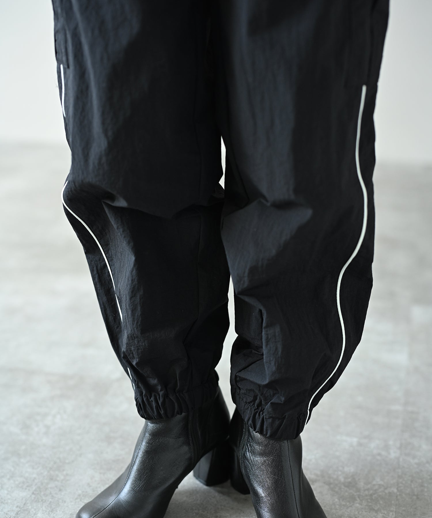 ブラック model:H162