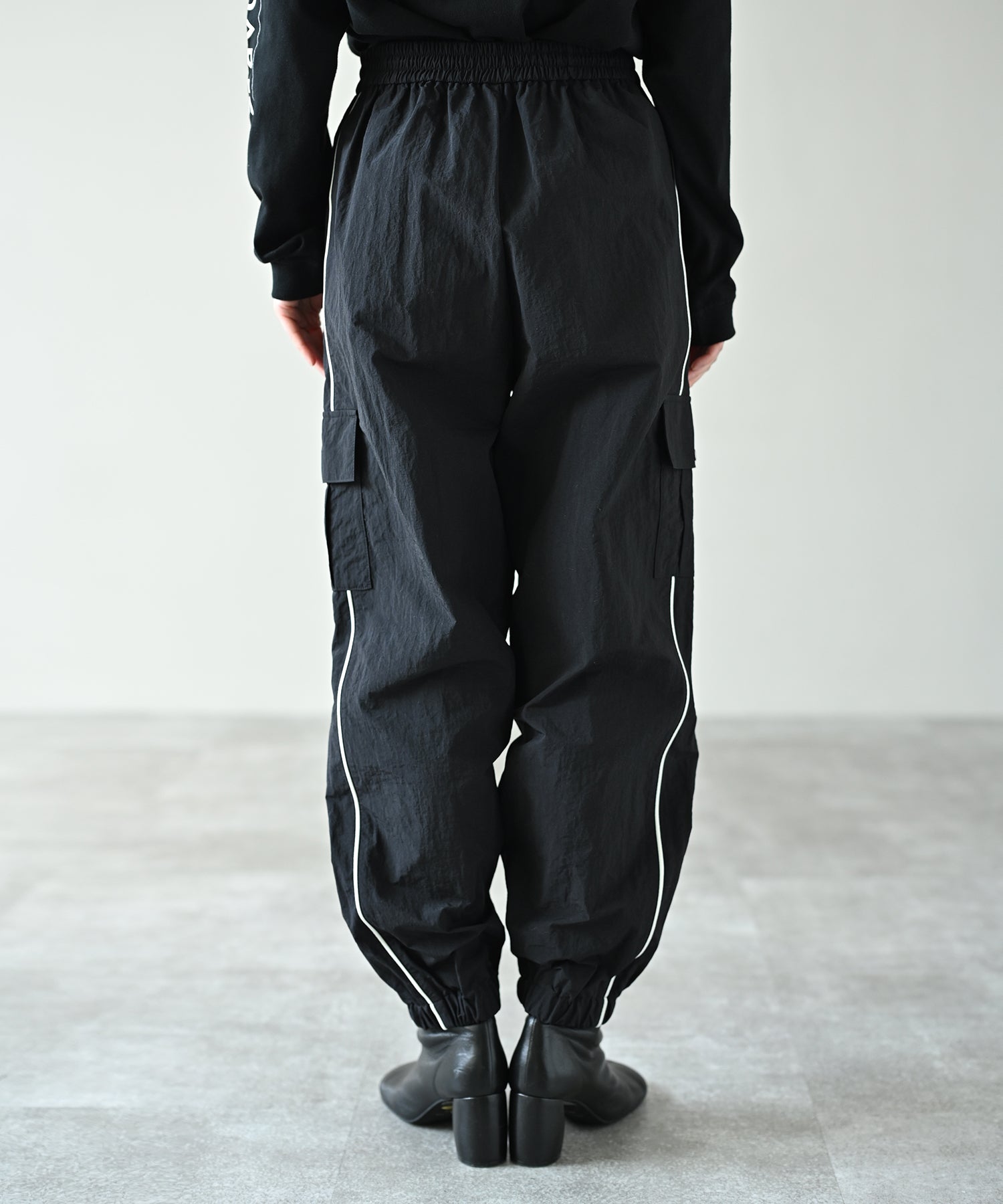 ブラック model:H162