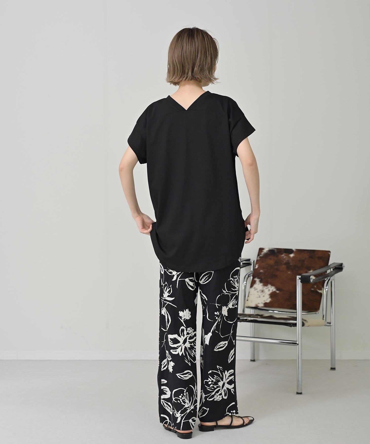 【Timesale】YELLロゴTシャツ