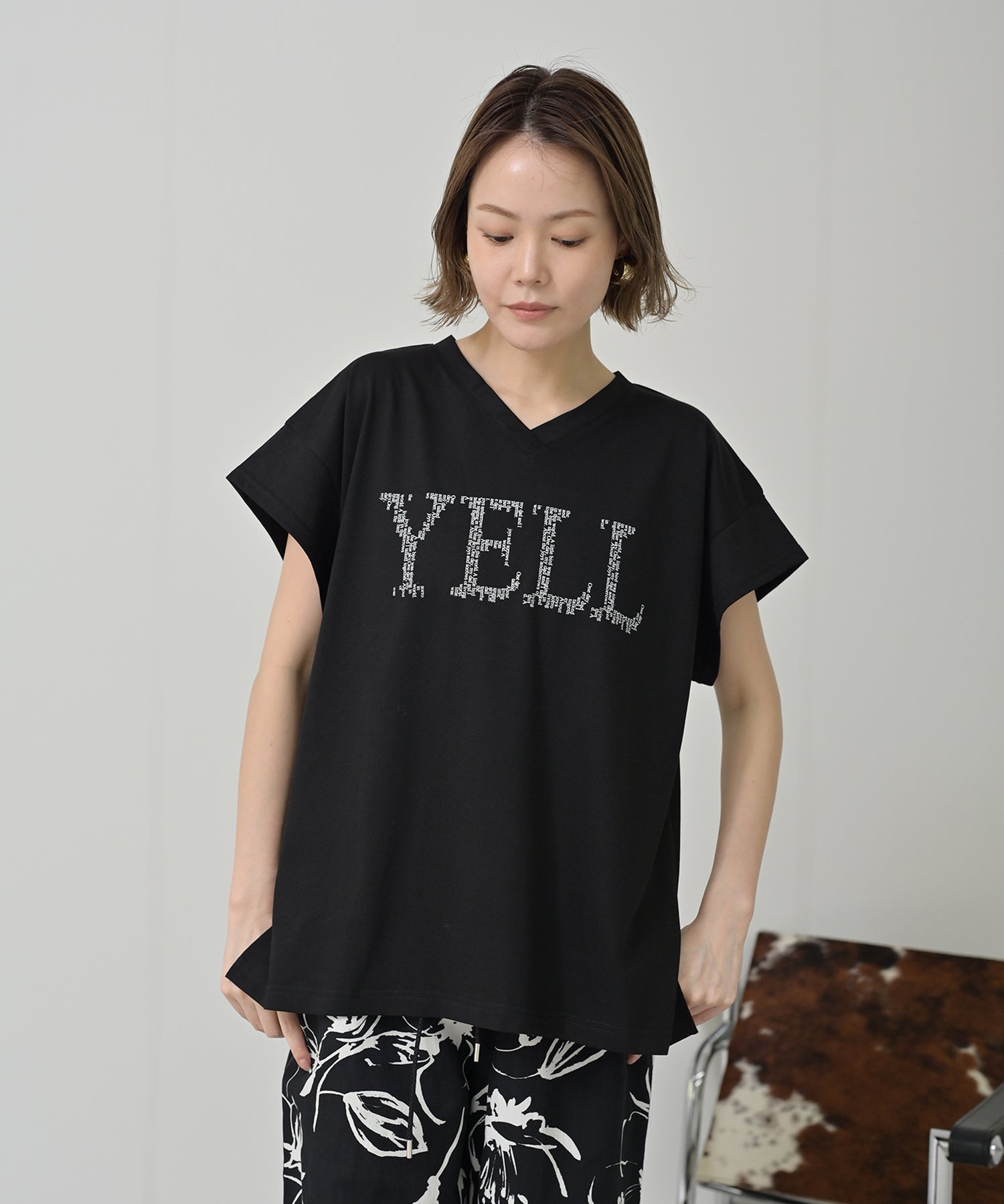 【Timesale】YELLロゴTシャツ