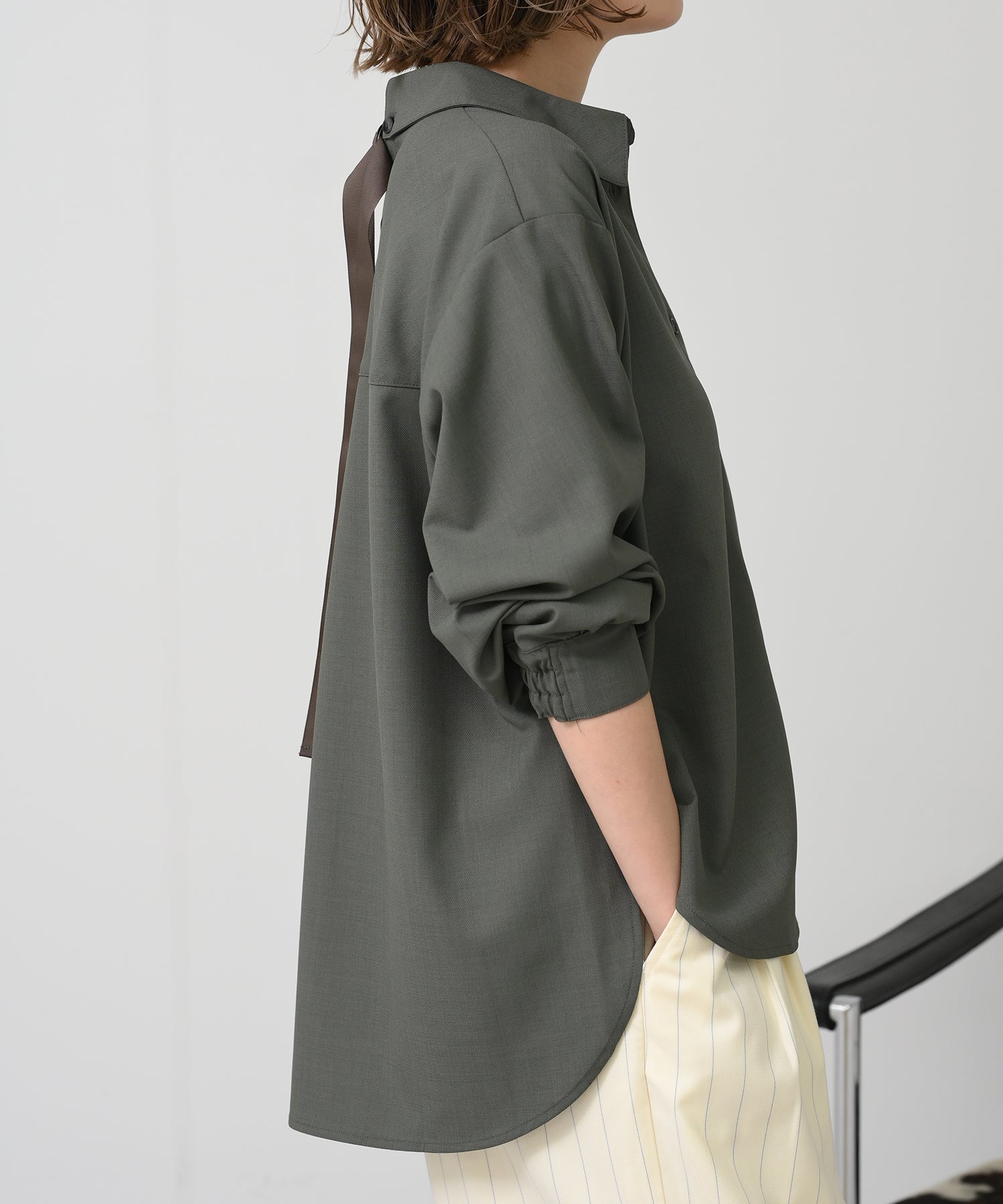 カーキ model:H167