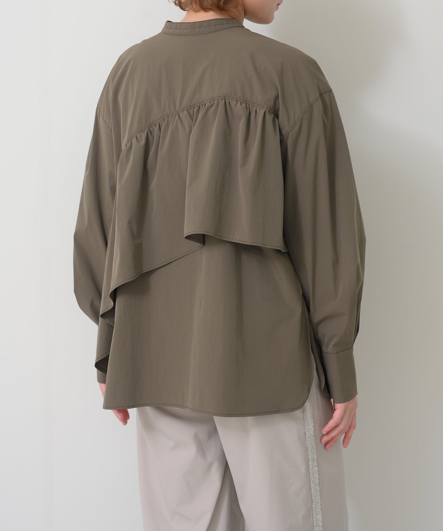 カーキ model:H163