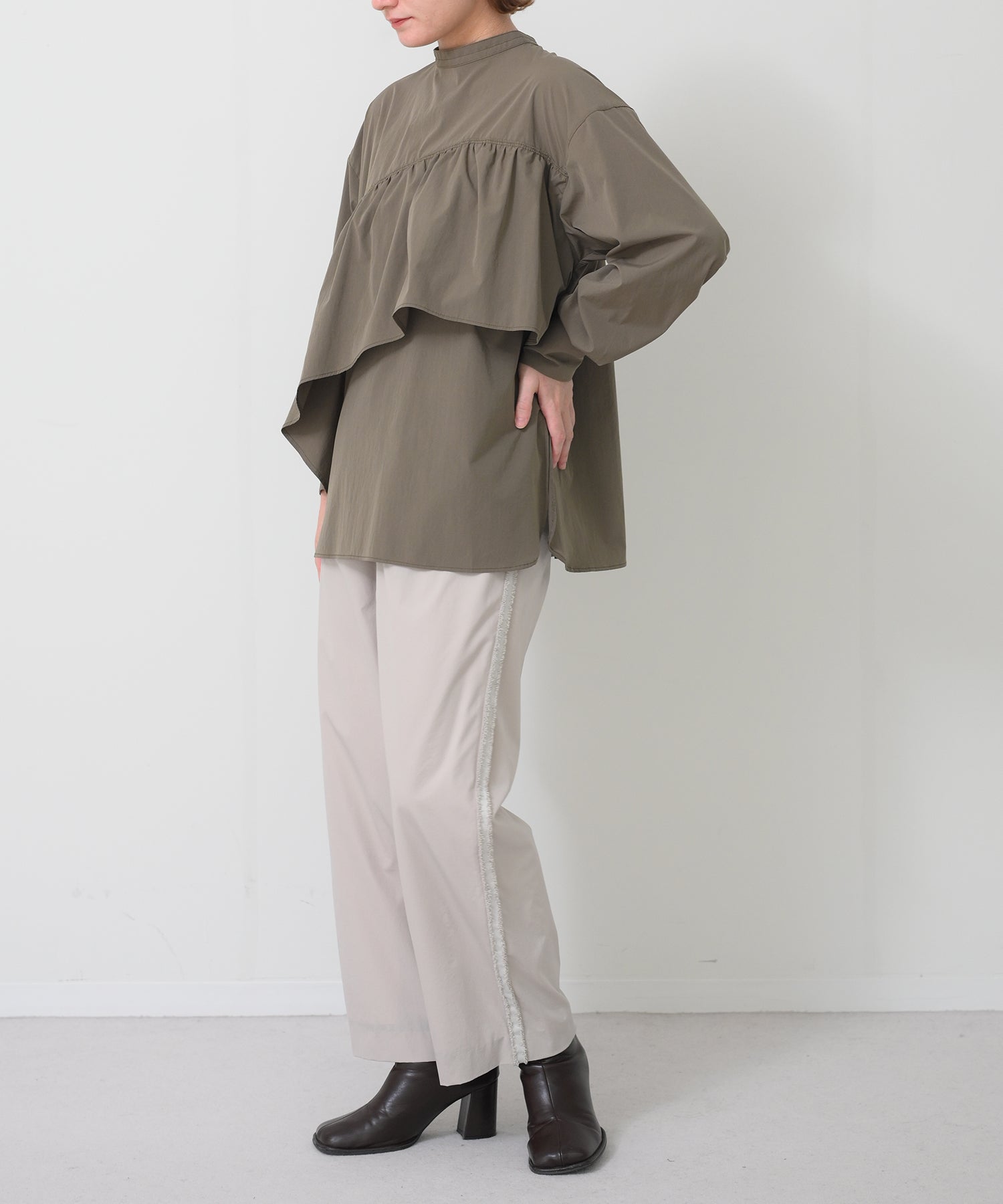 カーキ model:H163