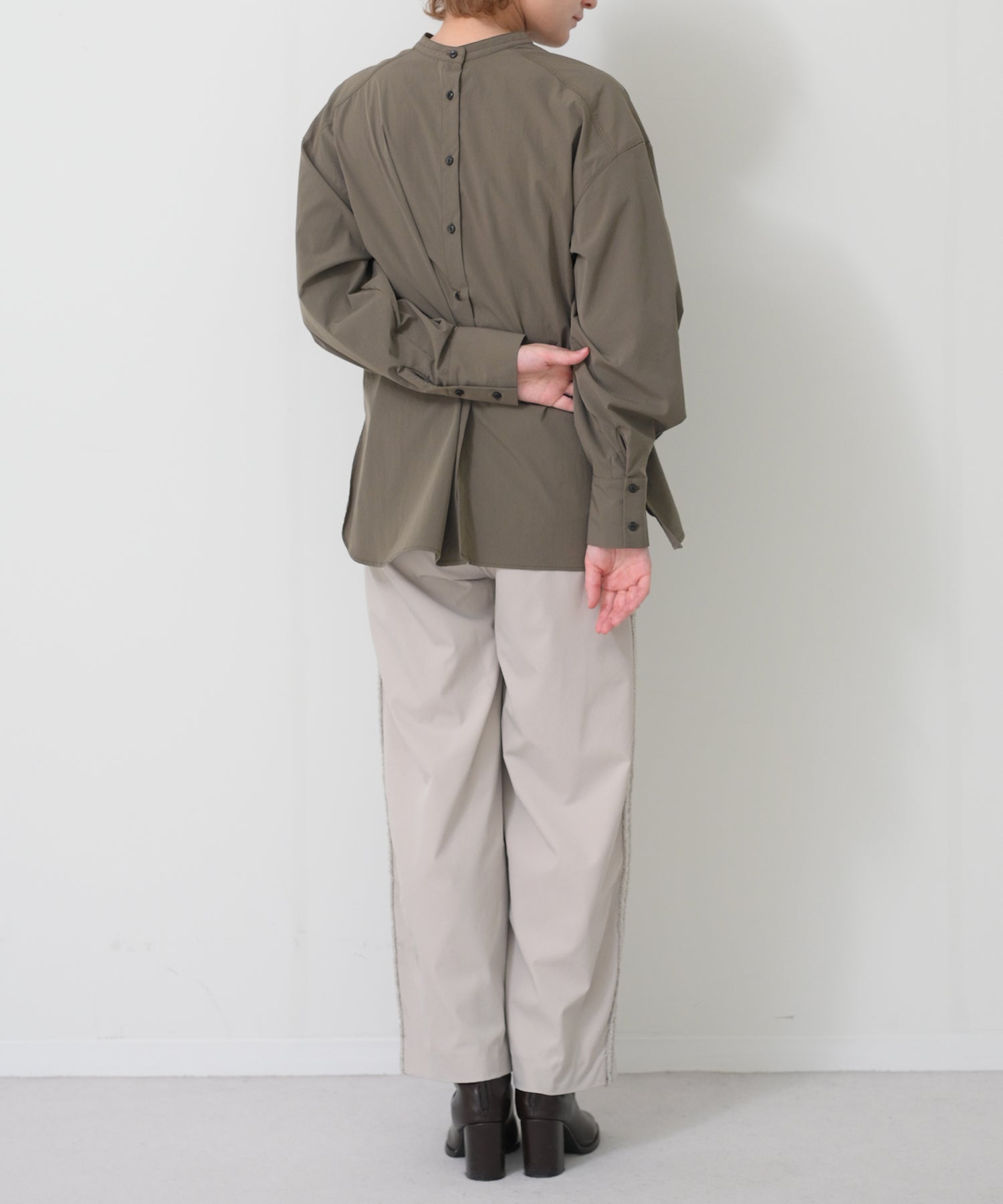 カーキ model:H163