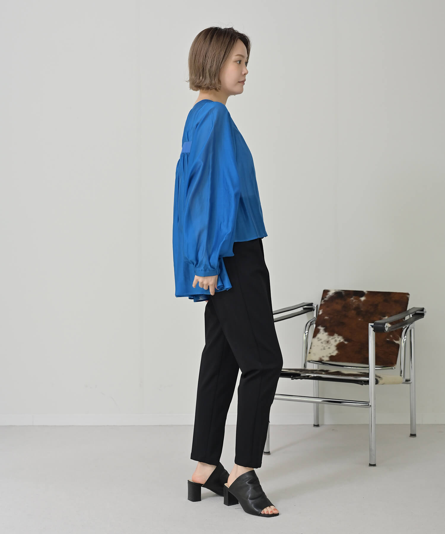 BLUE model:H167 着用サイズ:FREE