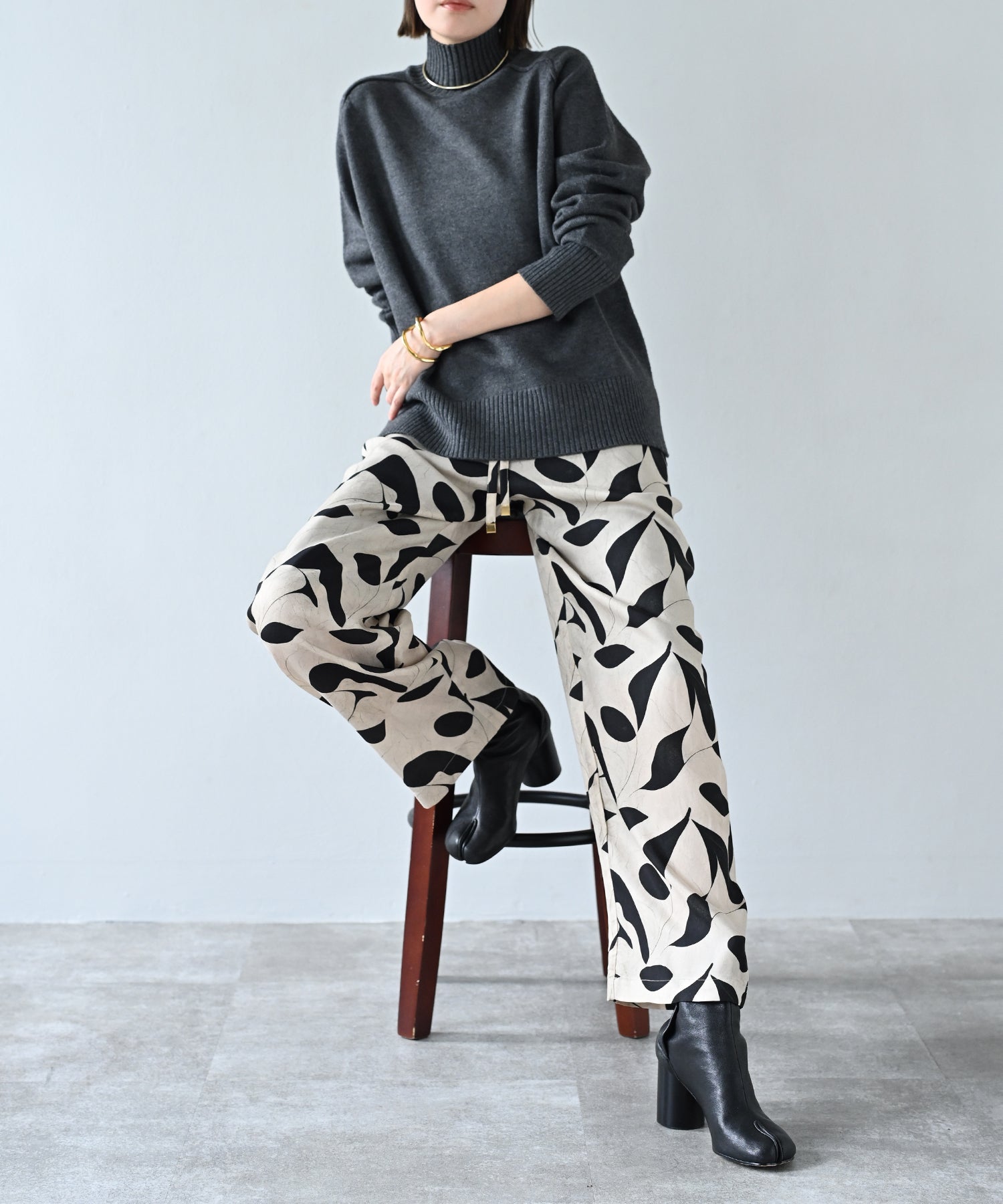 グレー model:H167