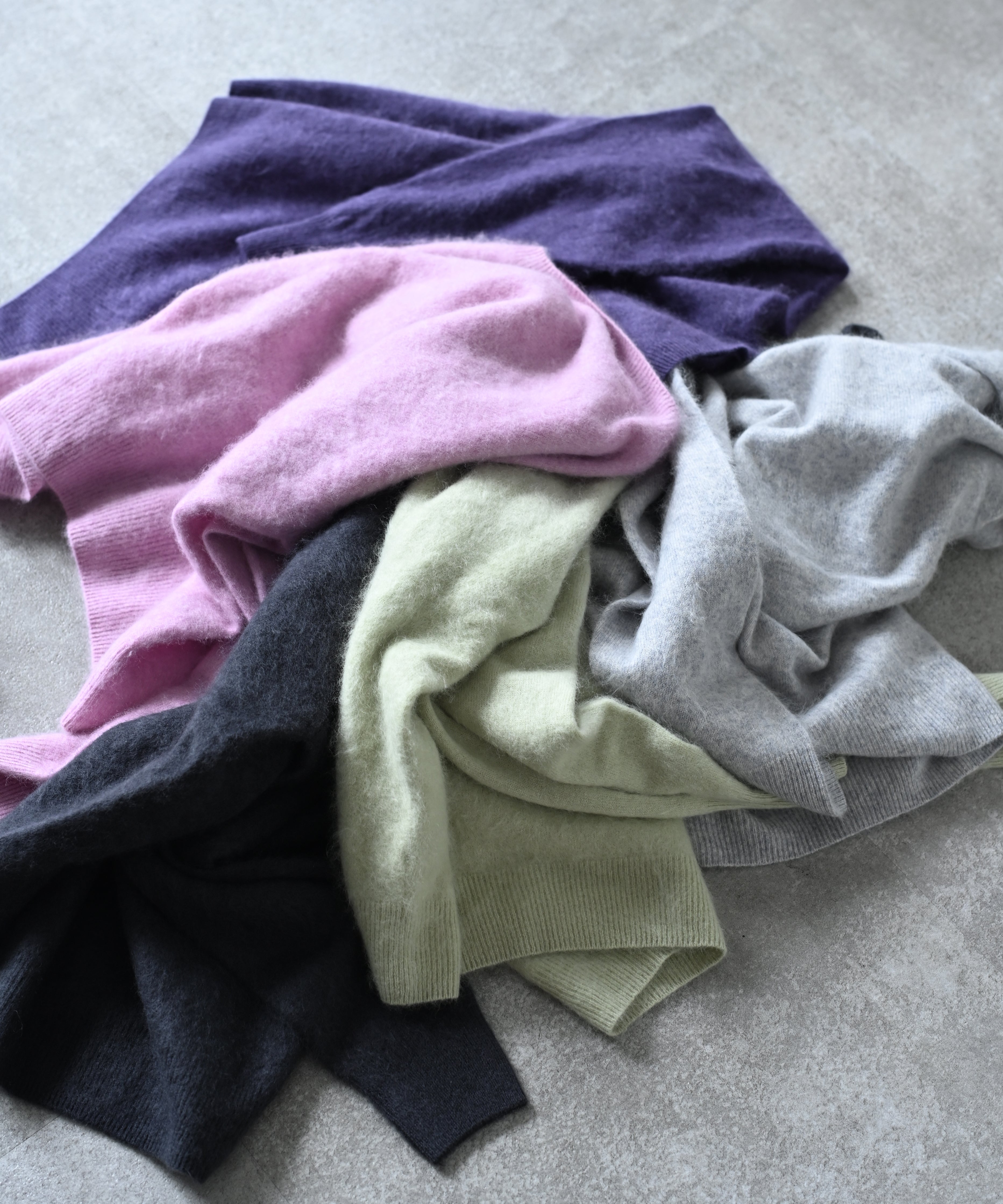 Airy Touch Cashmere Knit Pullover