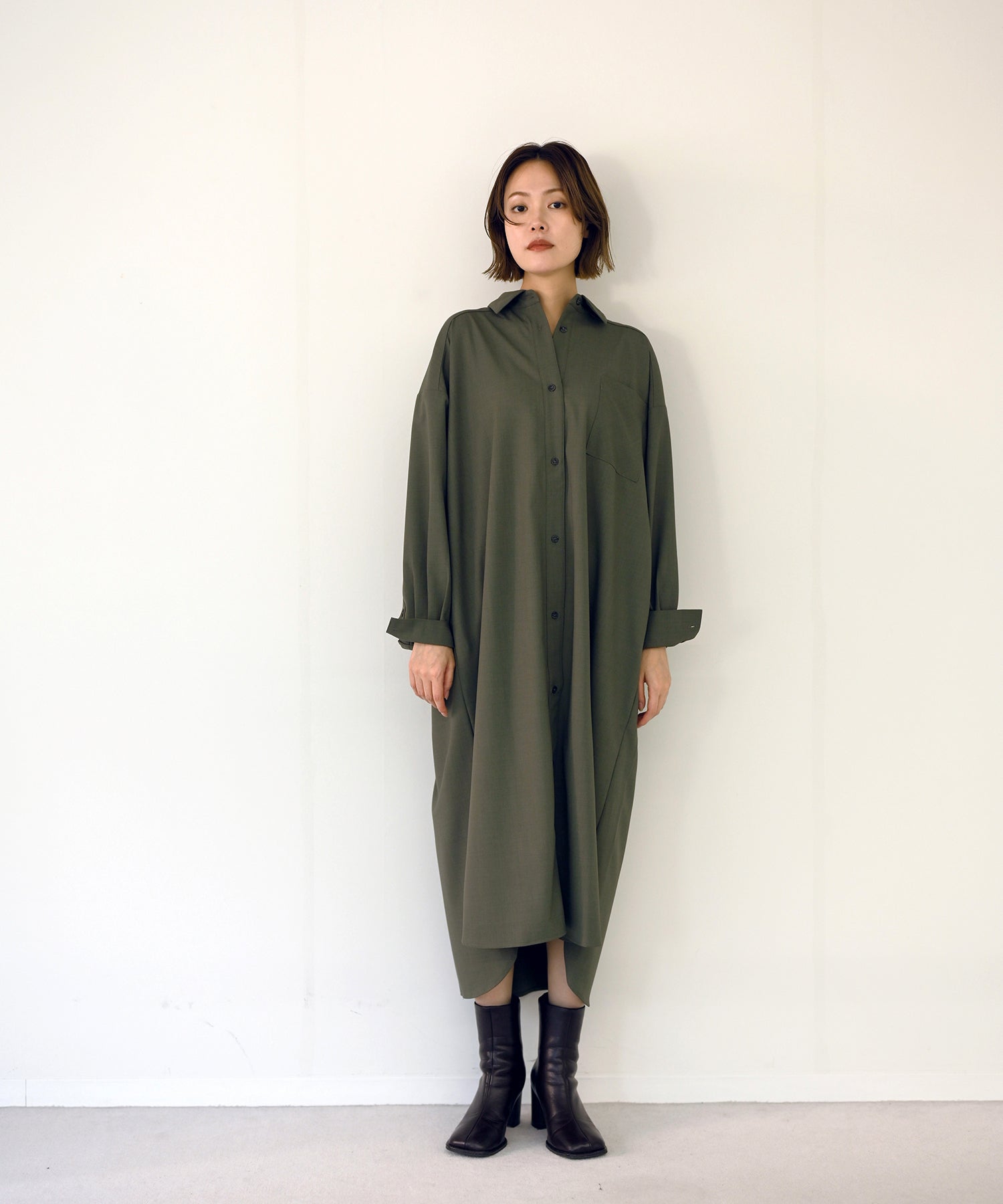 カーキ model:H167