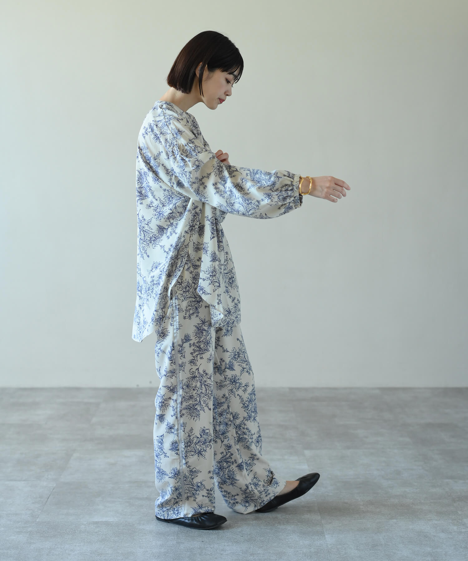 【Timesale】花柄サイドパイピングラインストレートパンツ