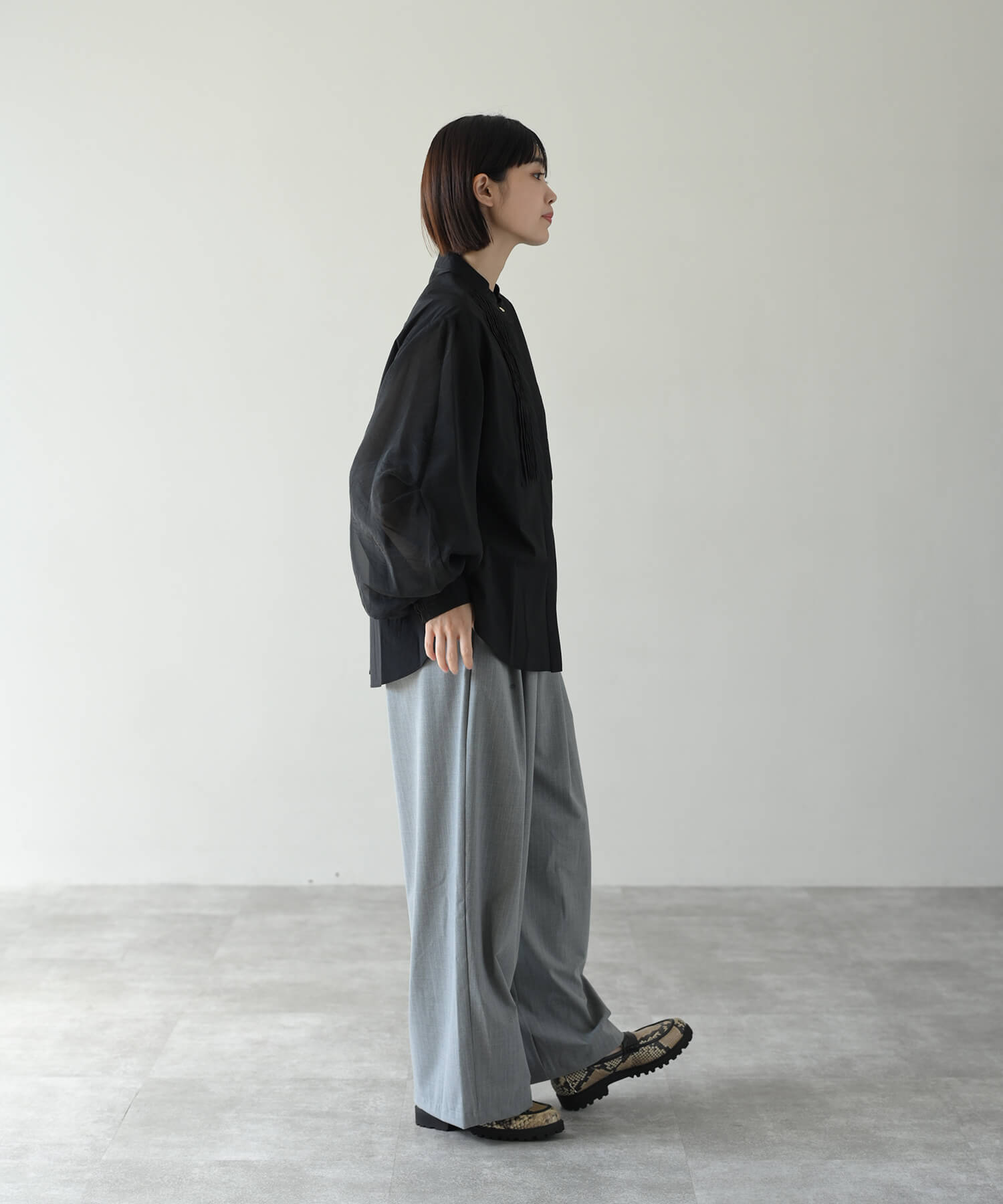 グレー model:H162