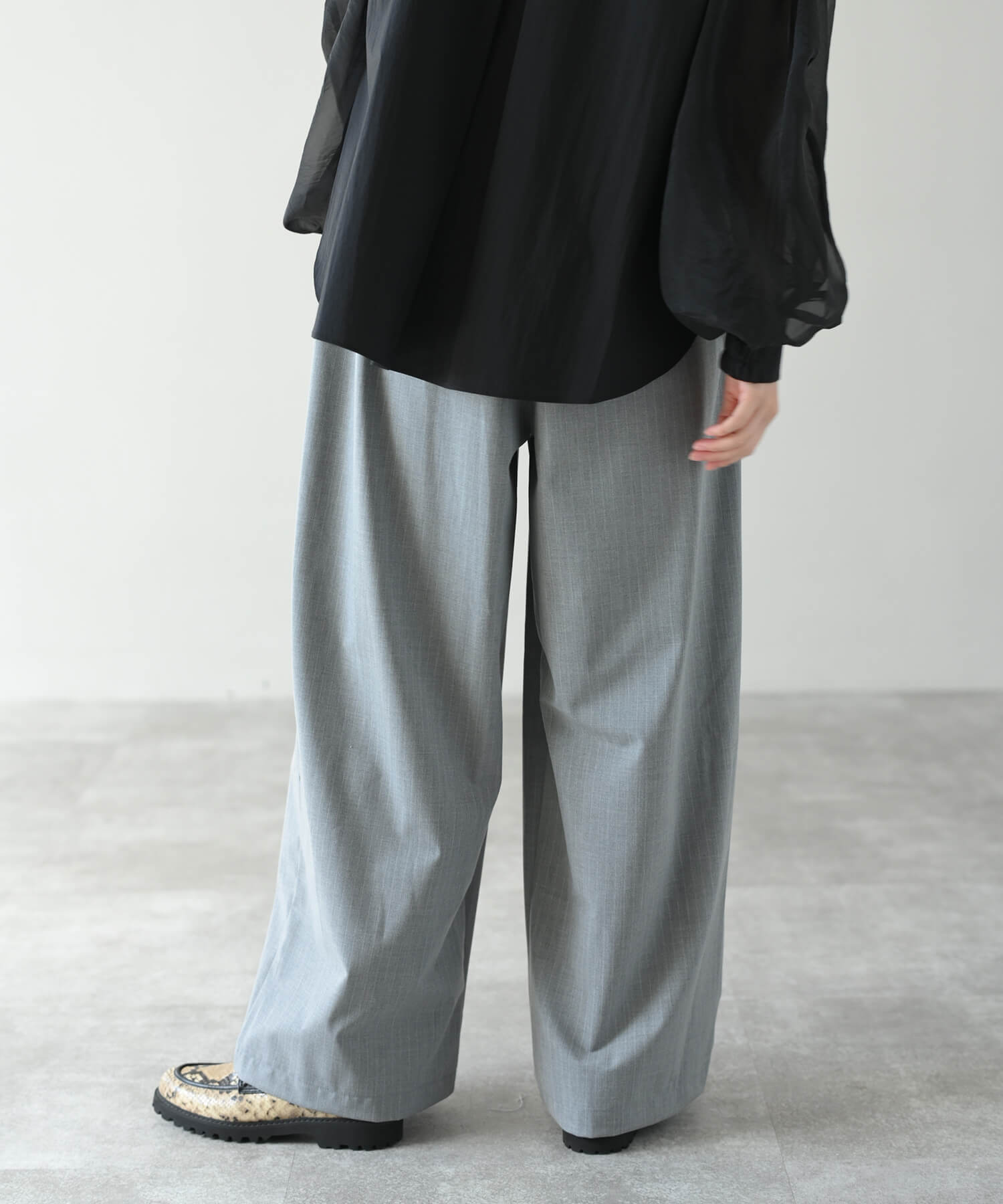 グレー model:H162