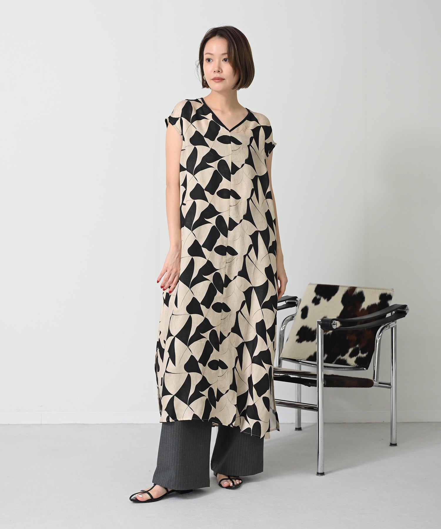 ベージュ×ブラック model:H167cm