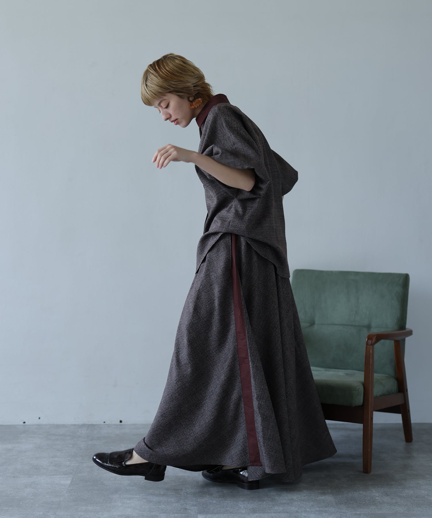 ブラウン　model：H160