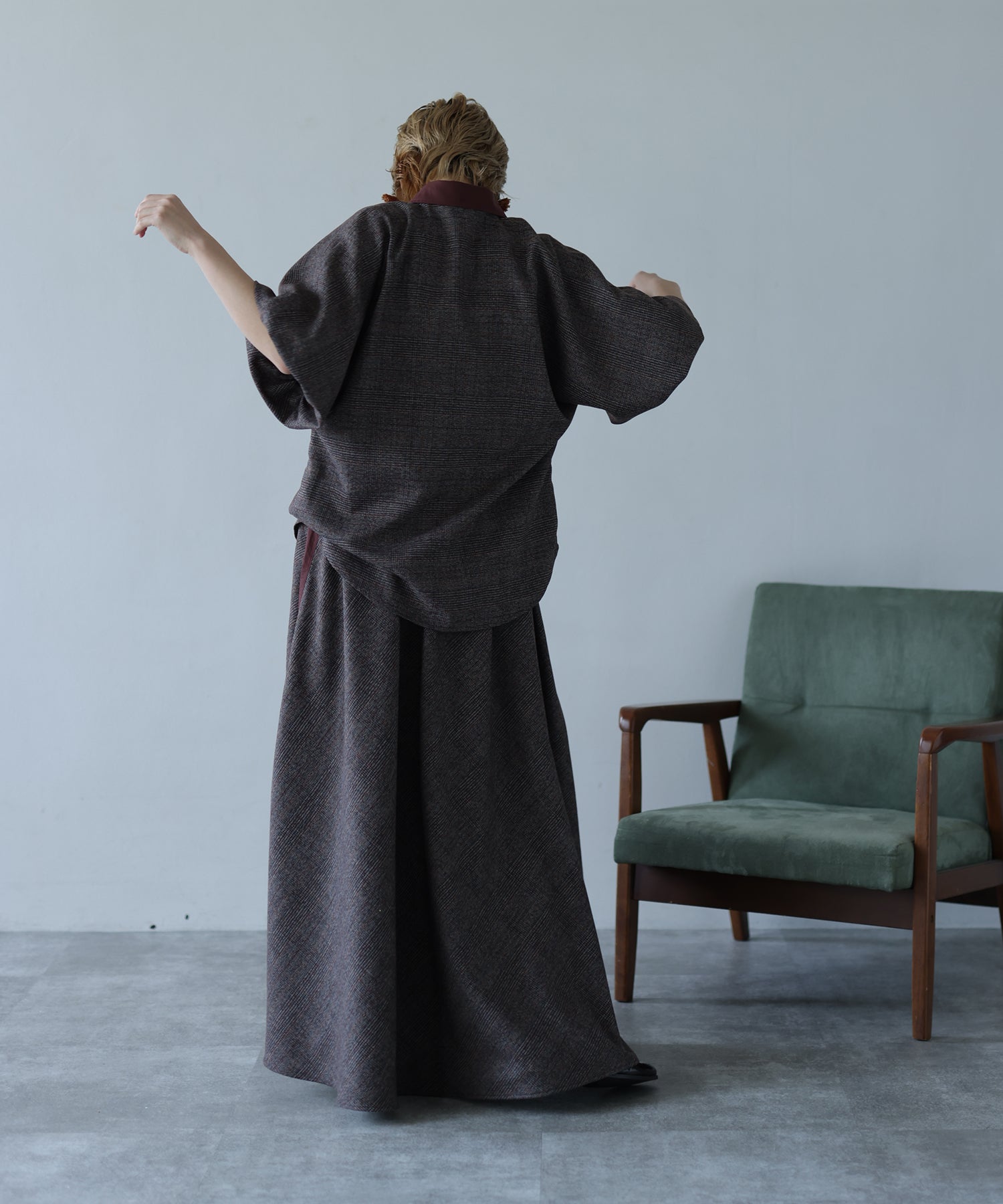 ブラウン　model：H160