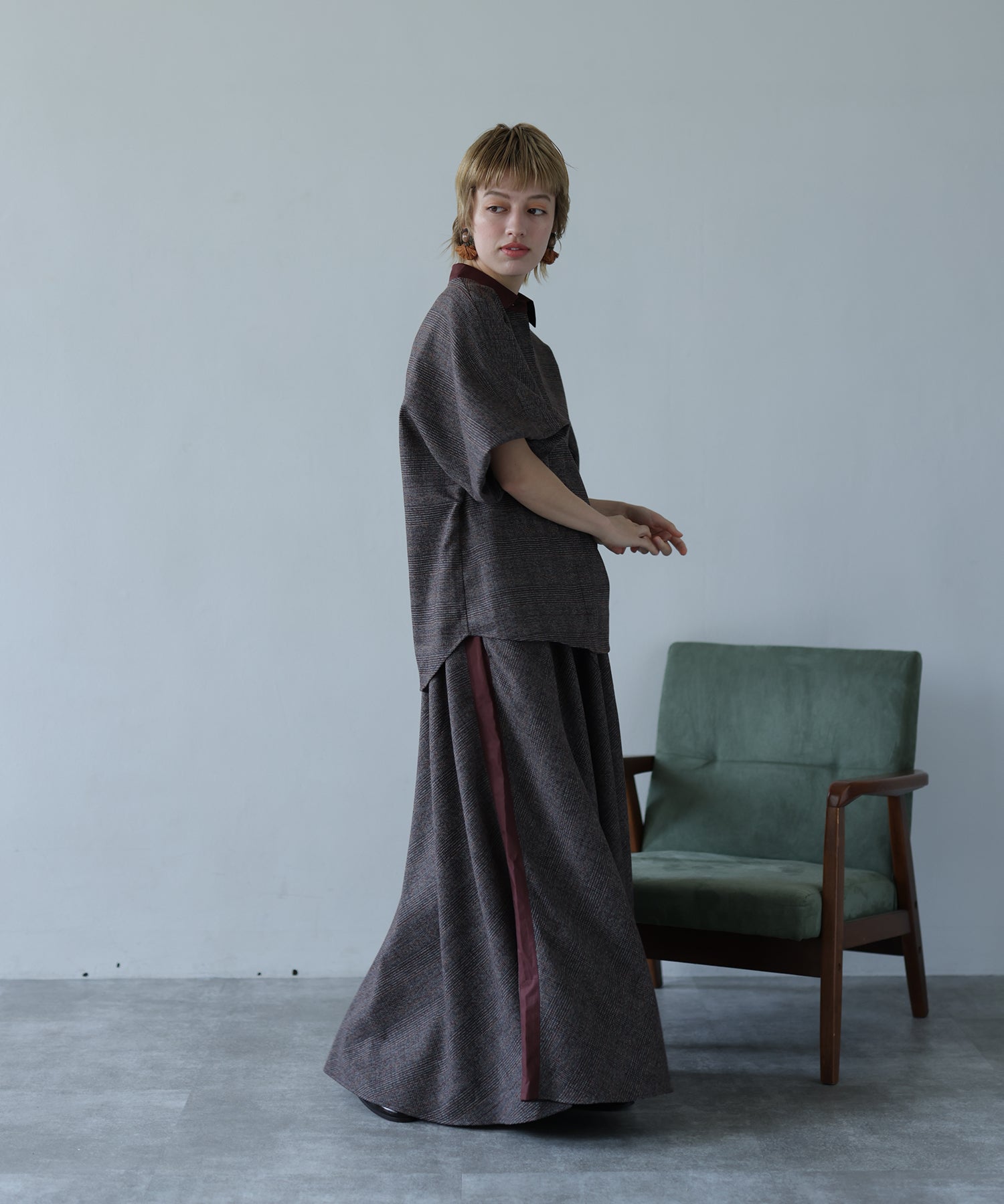 ブラウン　model：H160