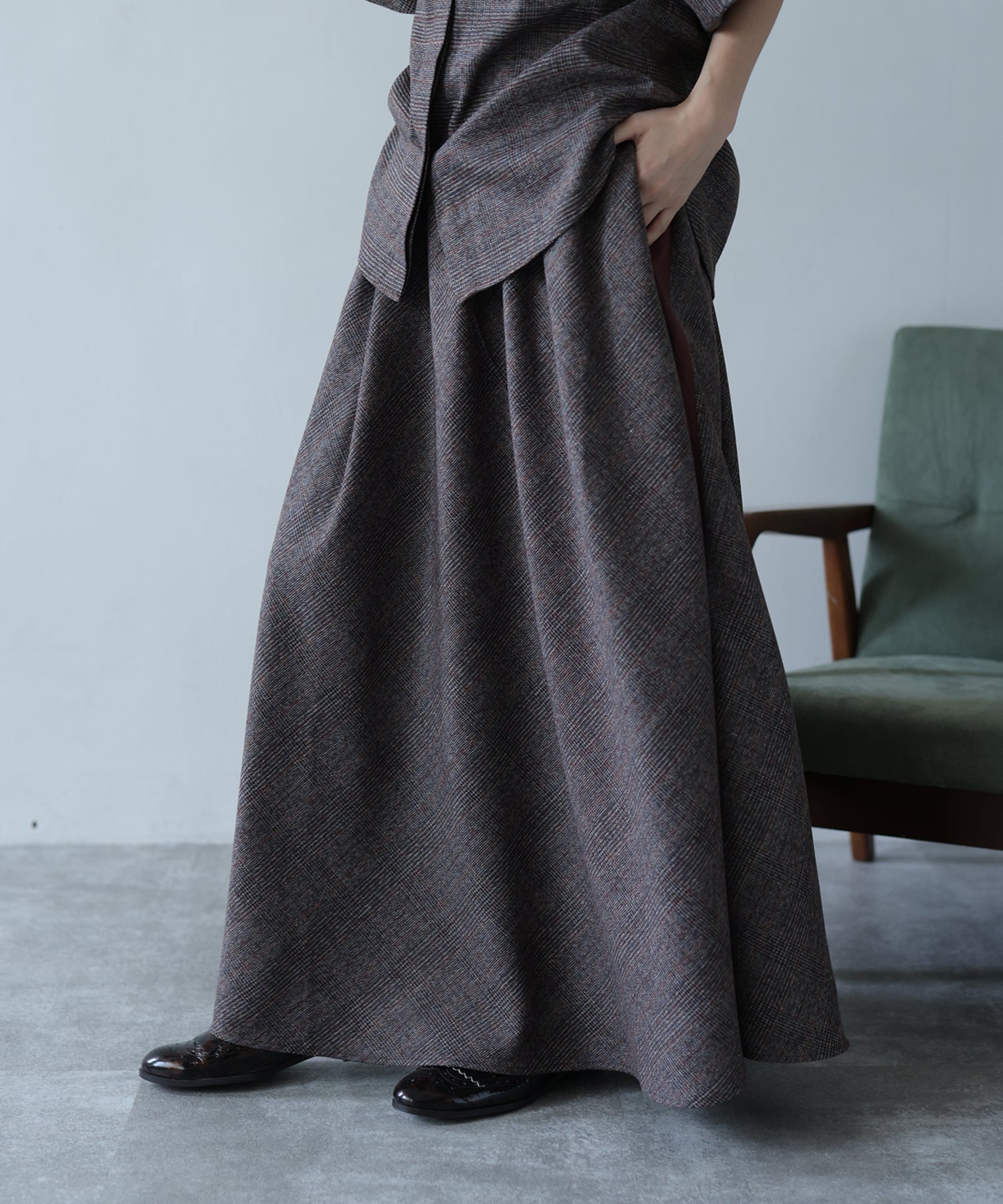 ブラウン　model：H160