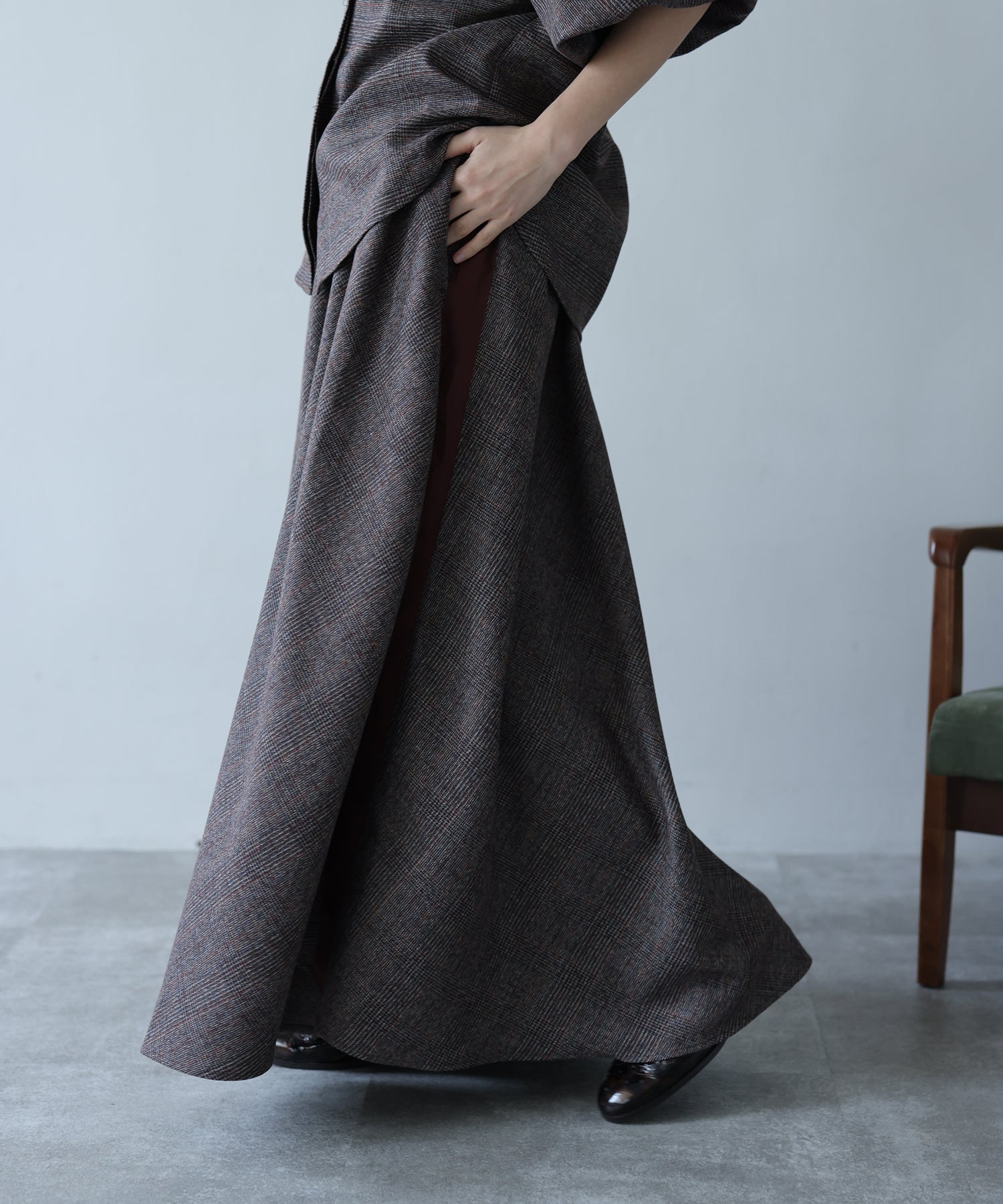 ブラウン　model：H160