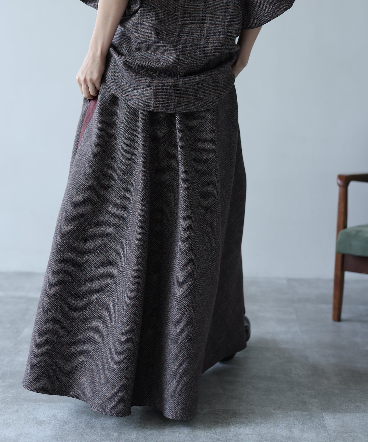 ブラウン　model：H160