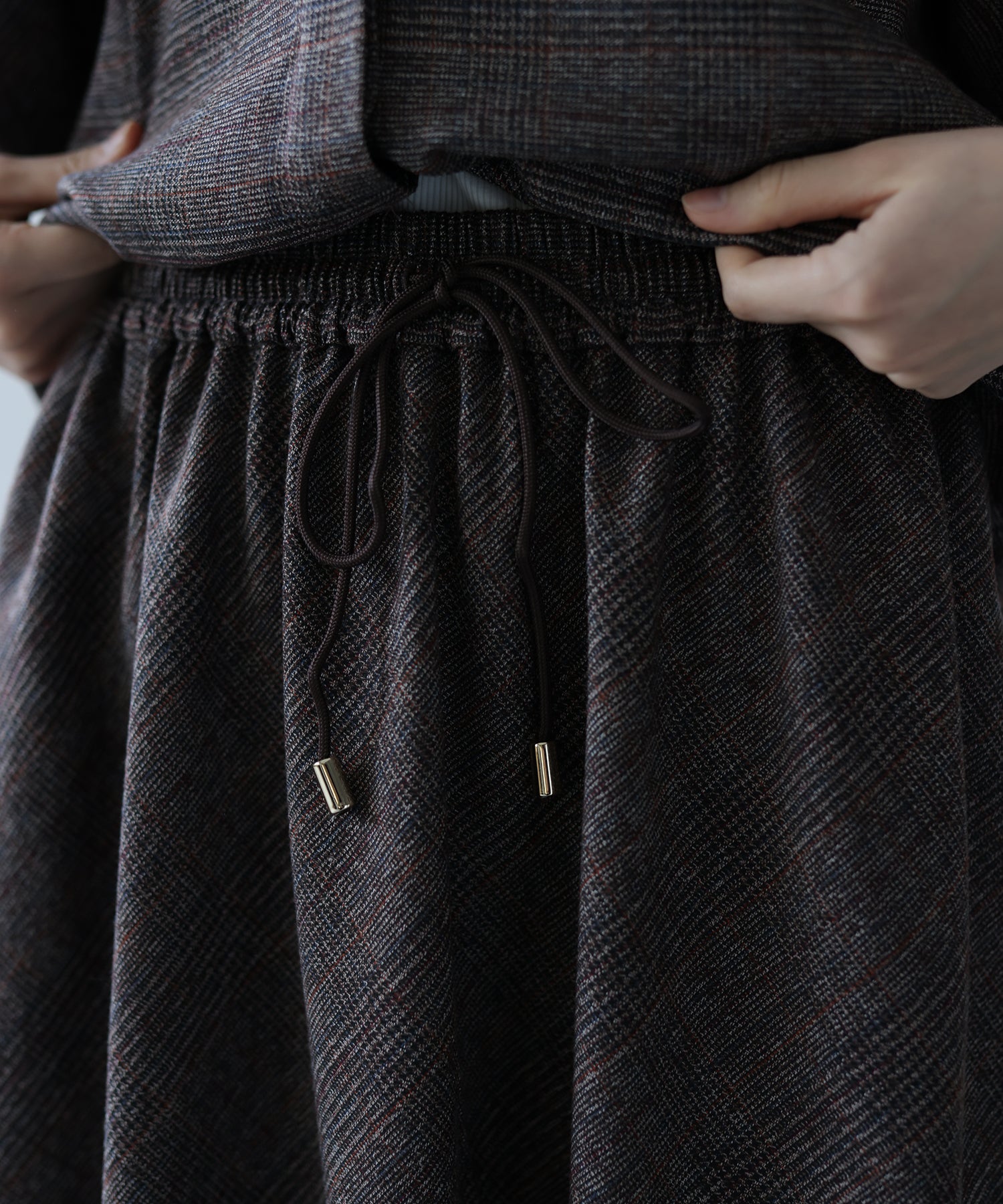 ブラウン　model：H160