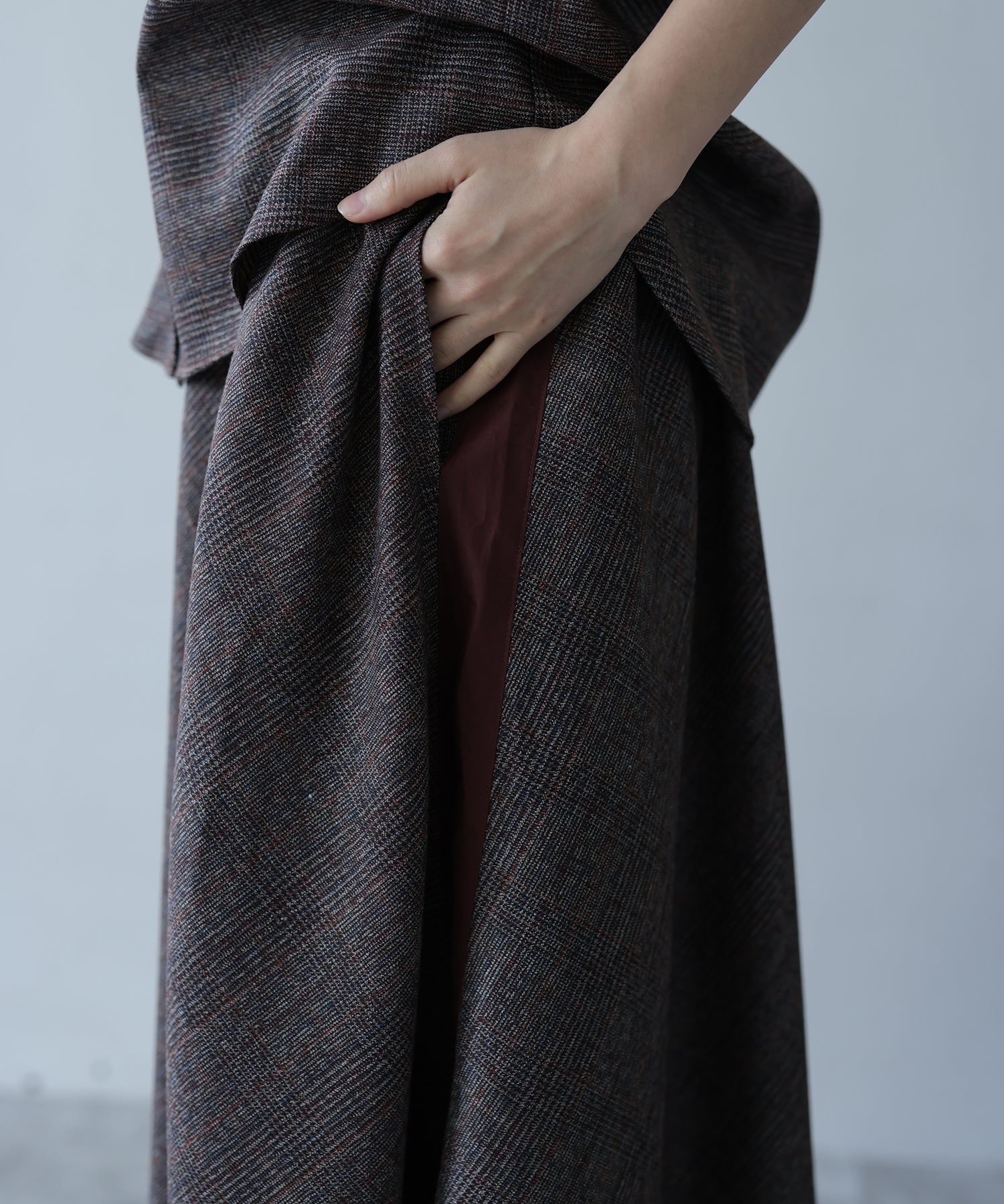 ブラウン　model：H160