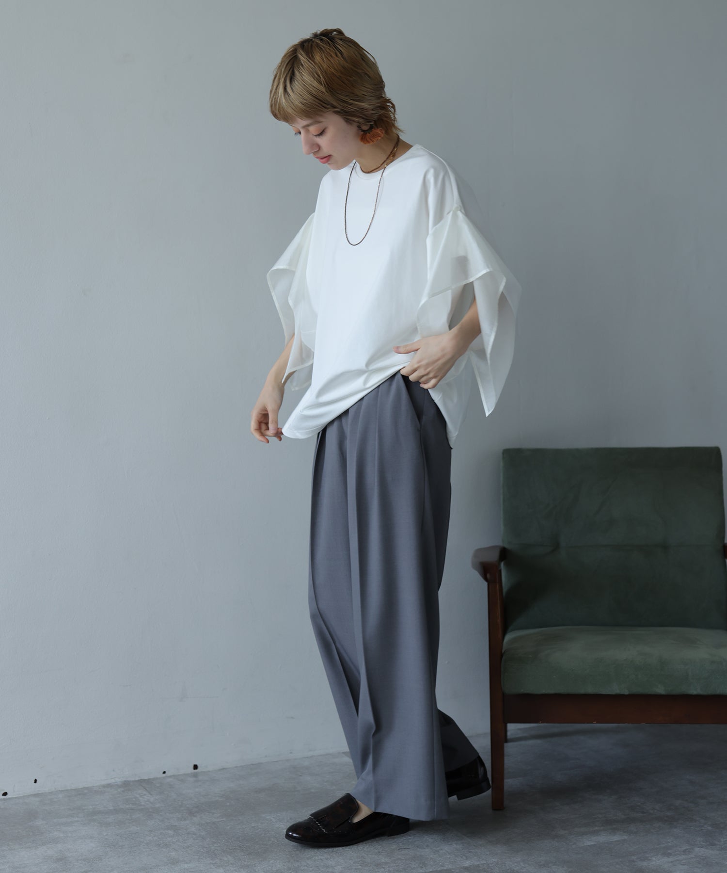 オフホワイト　model：H160