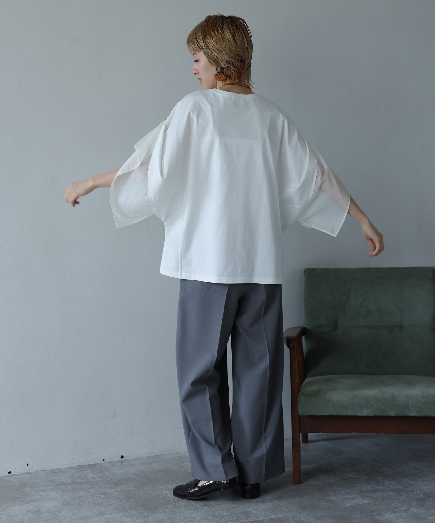 オフホワイト　model：H160