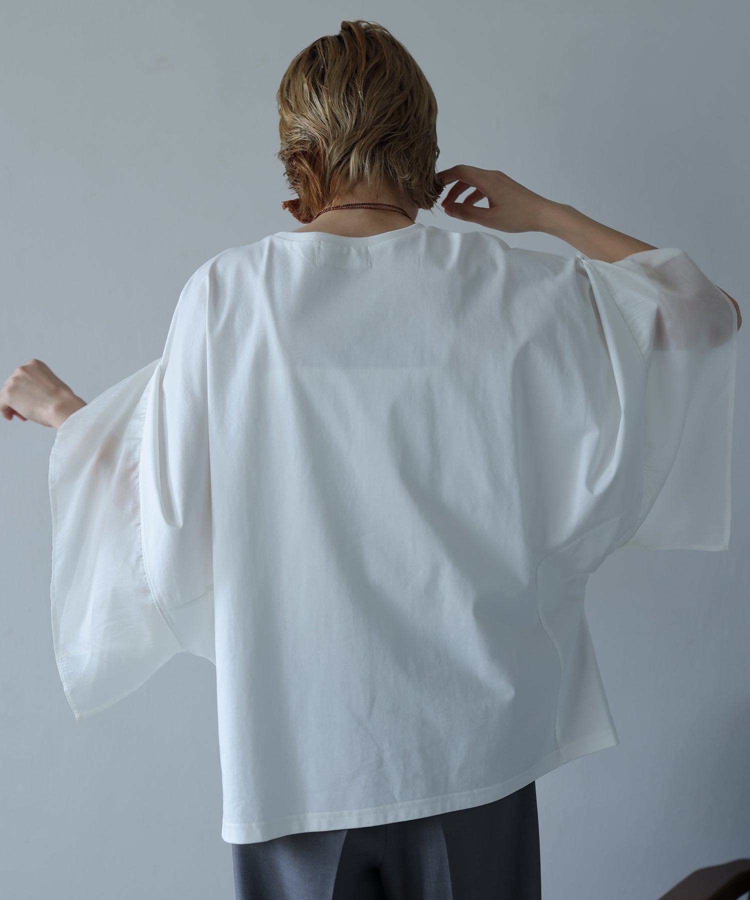 オフホワイト　model：H160