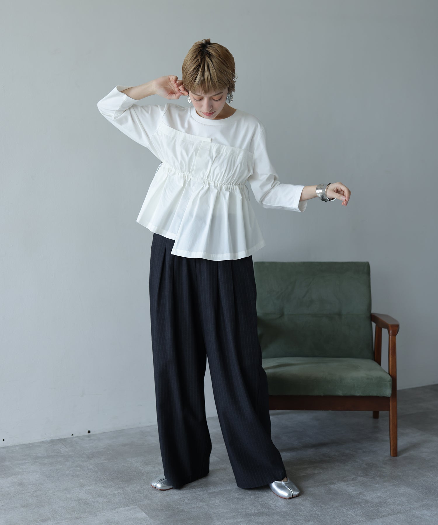 オフホワイト　model：H160