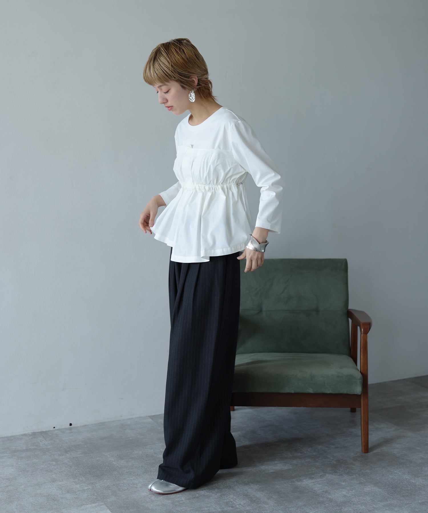 オフホワイト　model：H160