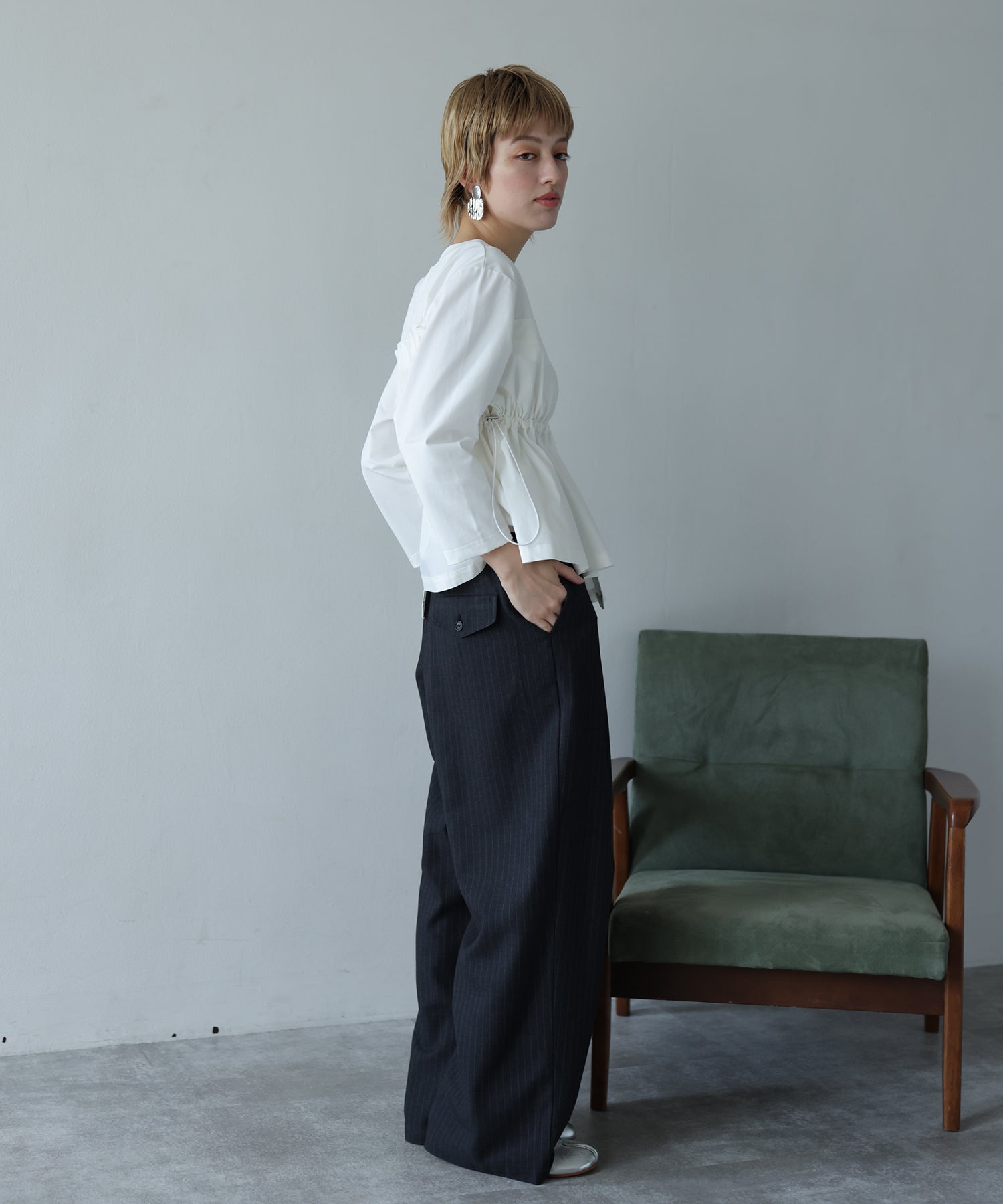 ブラック　model：H160