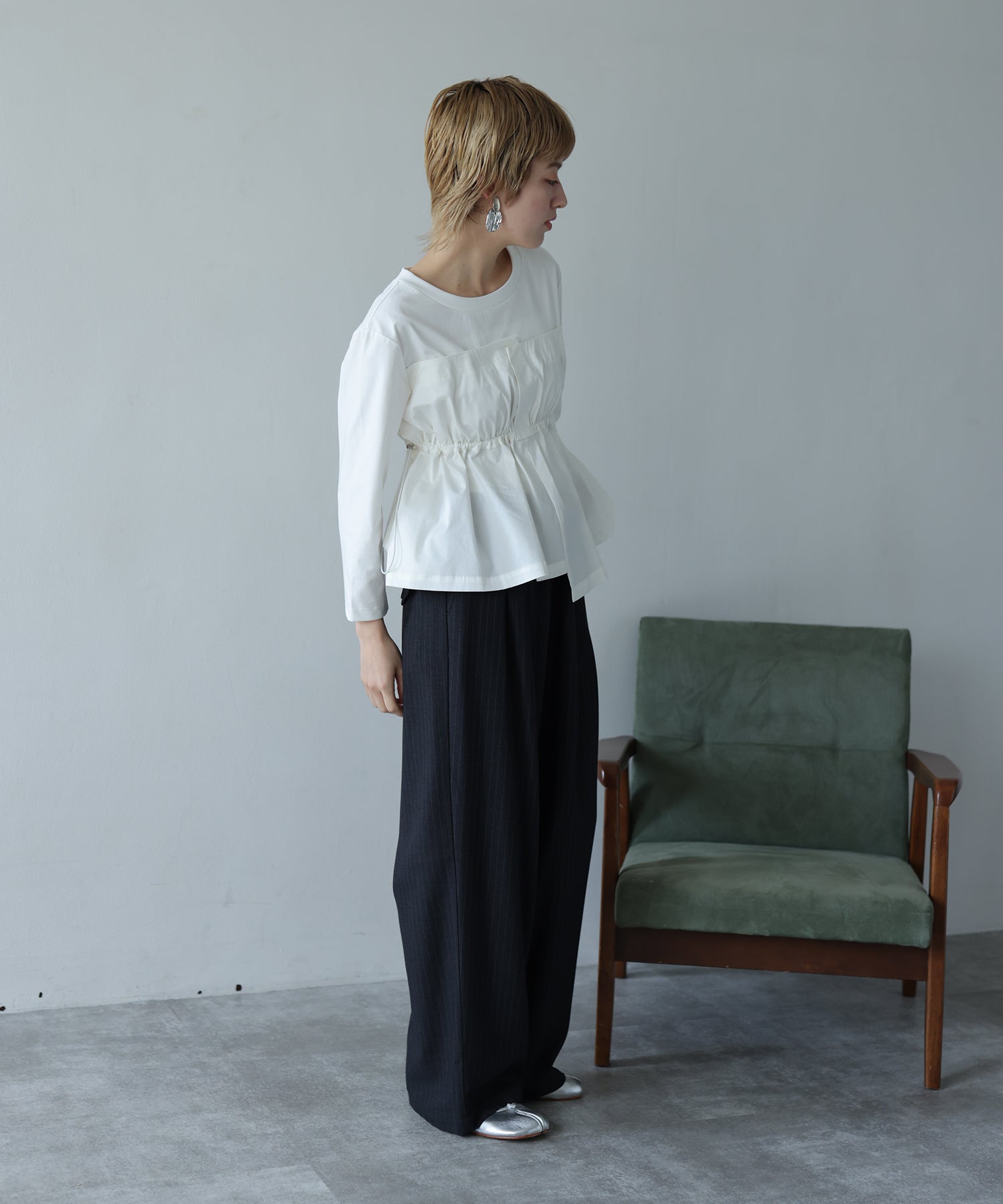 オフホワイト　model：H160