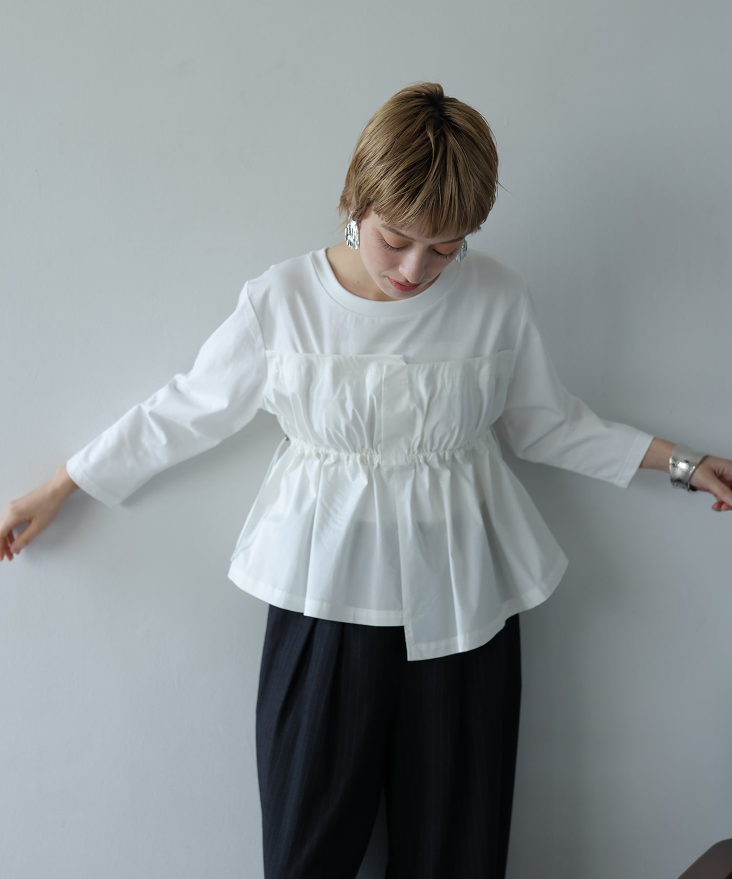 オフホワイト　model：H160