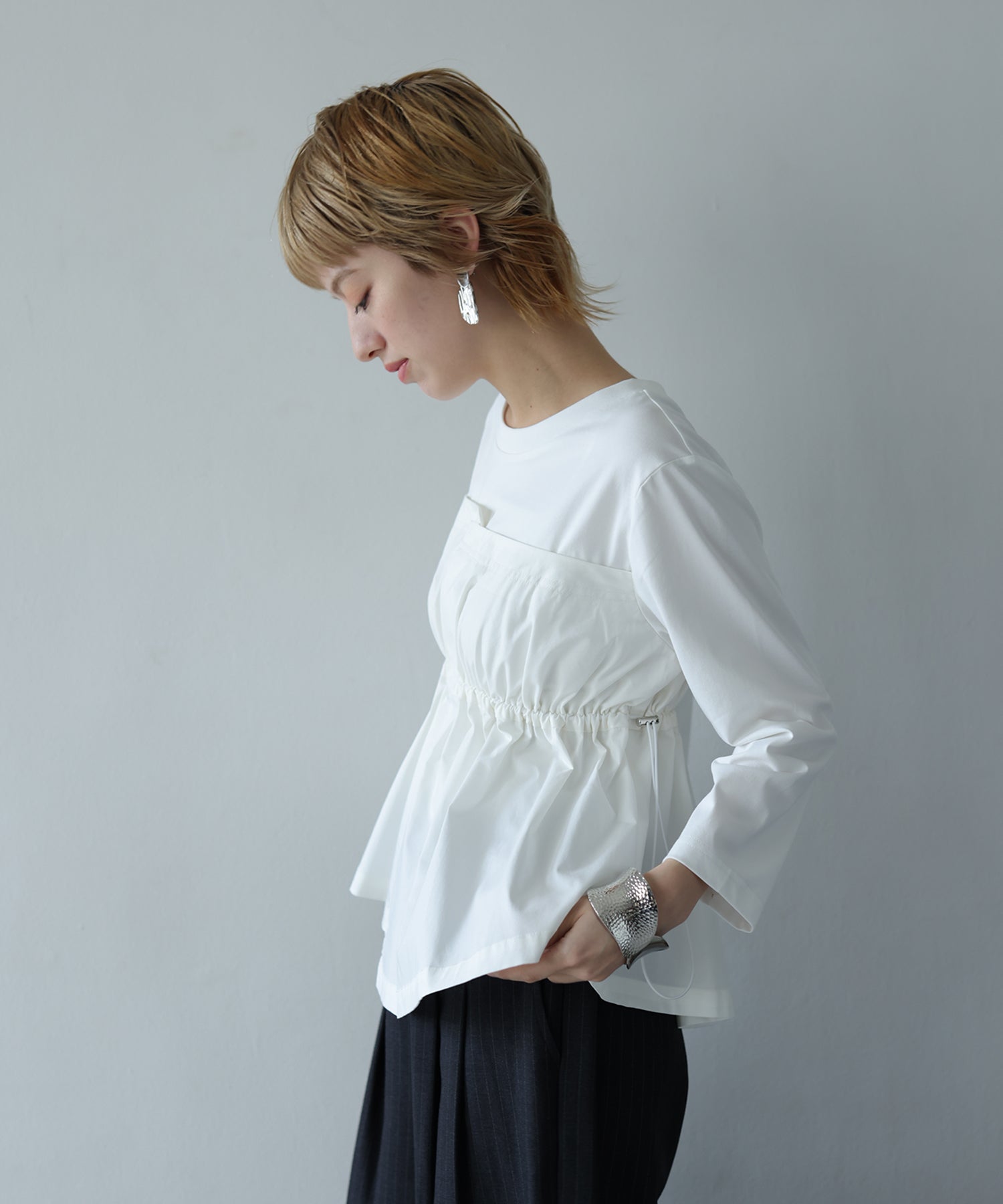 オフホワイト　model：H160