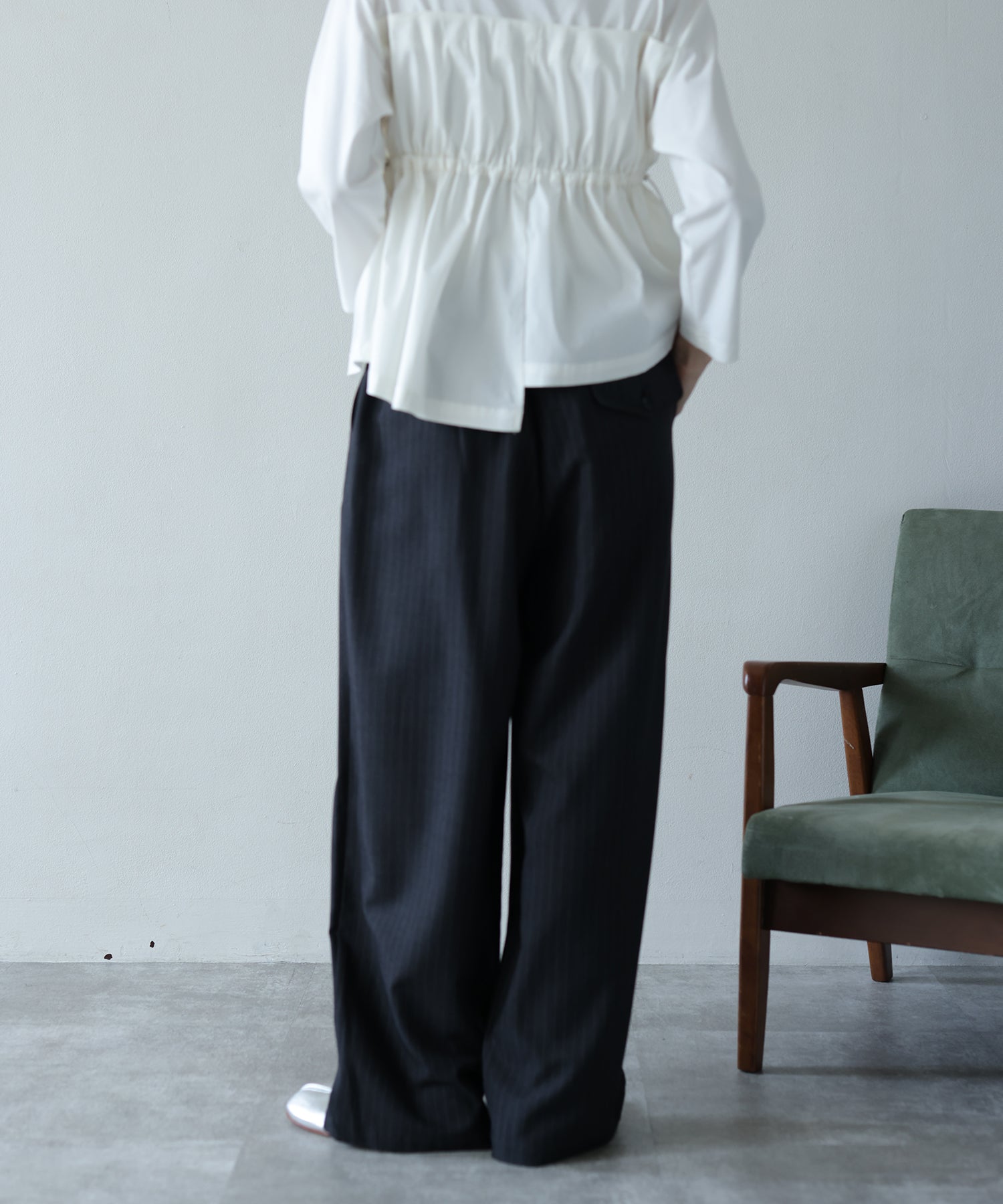 ブラック　model：H160