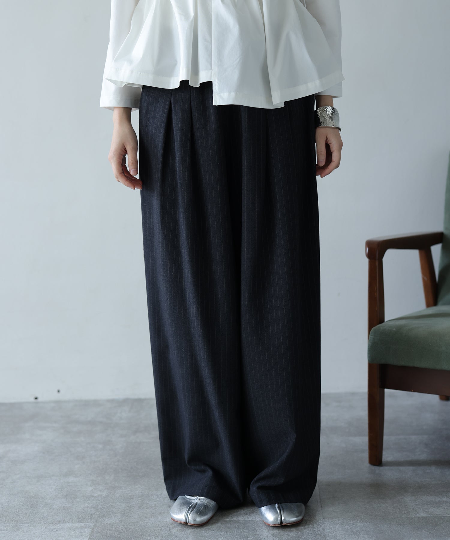 ブラック　model：H160