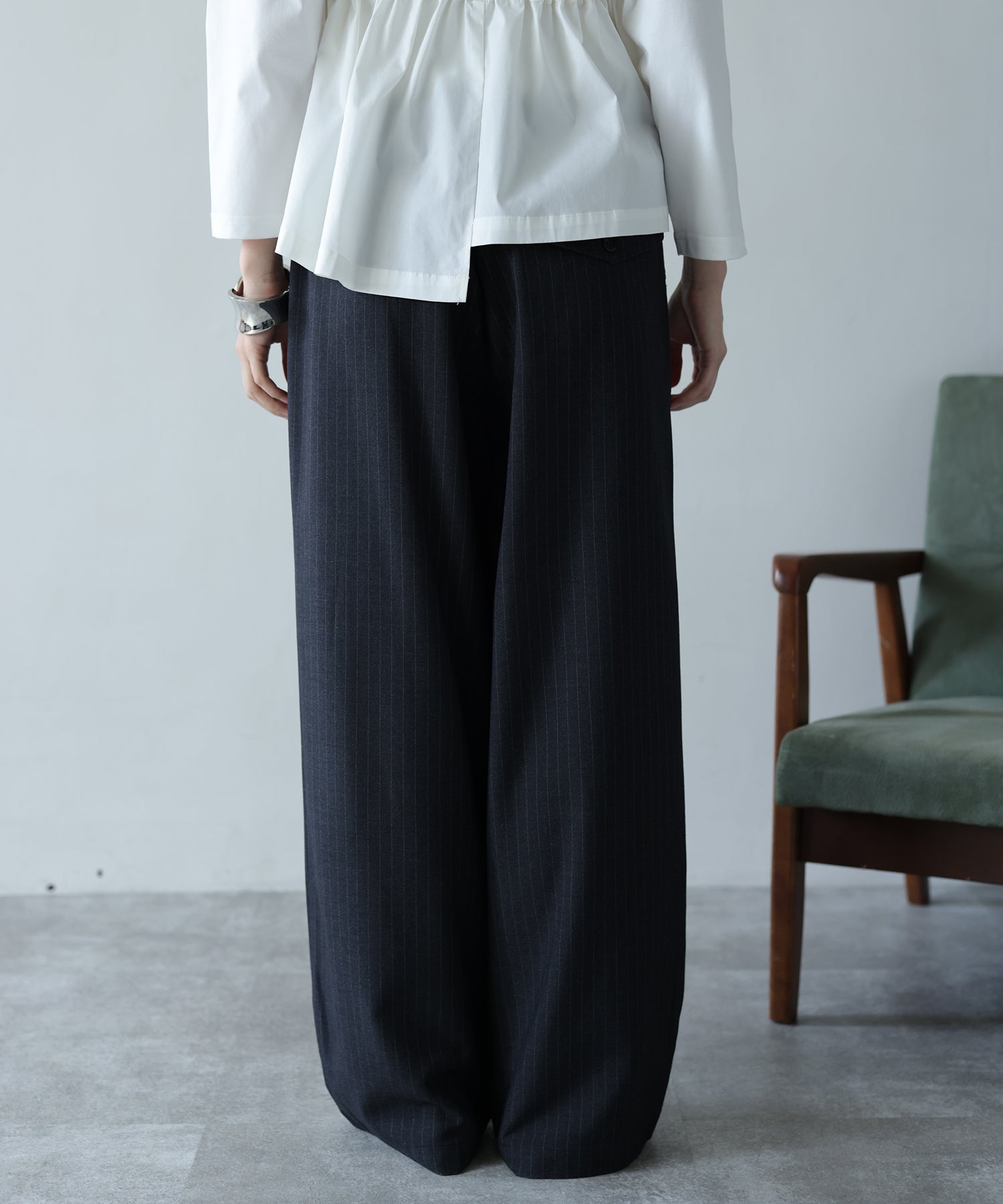 ブラック　model：H160
