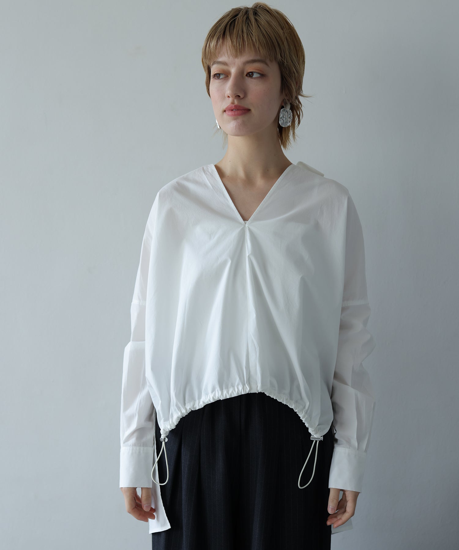 オフホワイト　model：H160