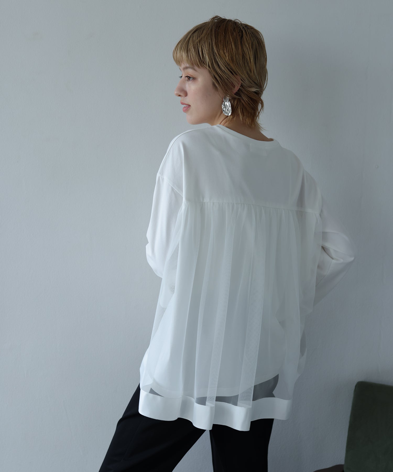 オフホワイト　model：H160