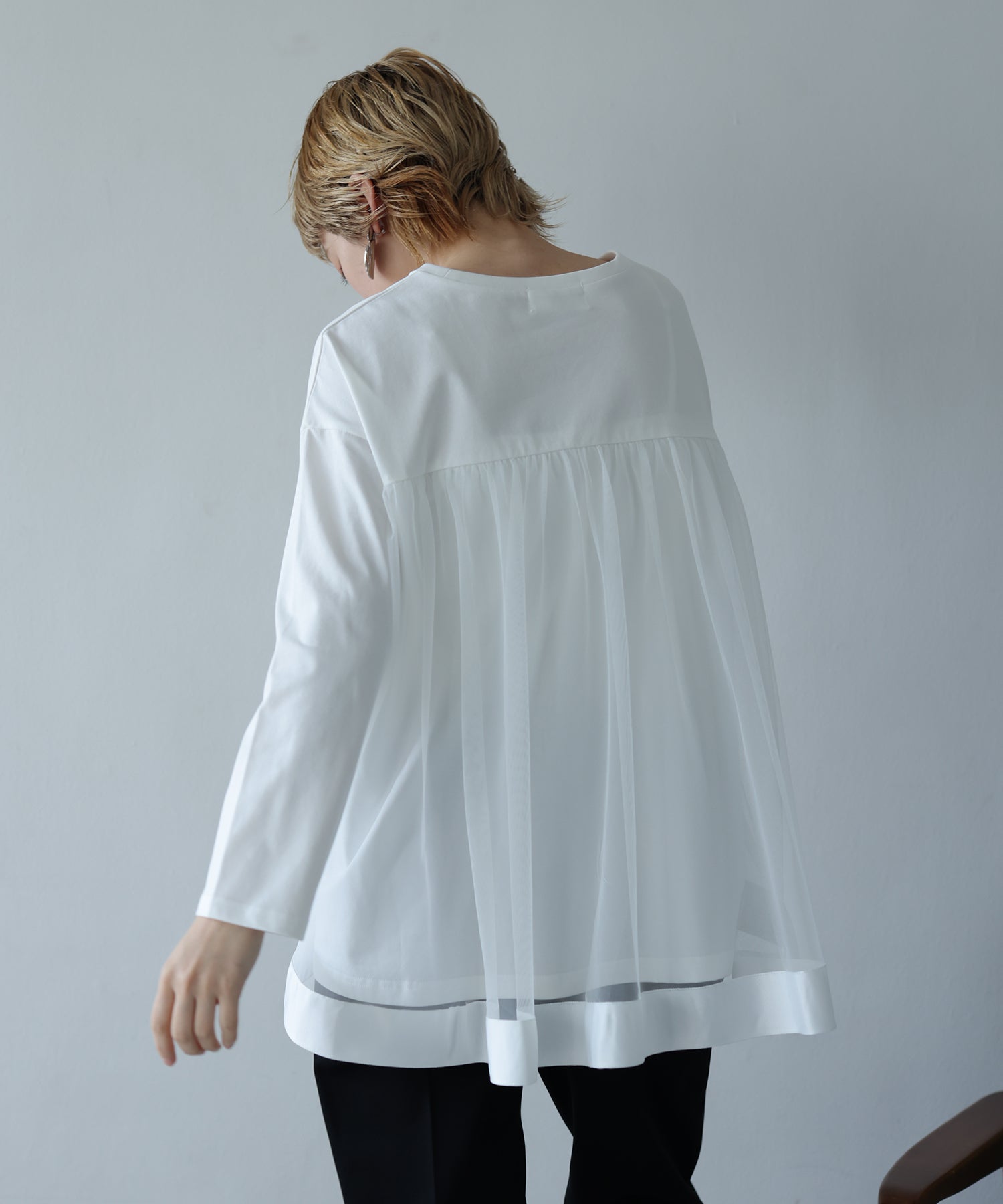 オフホワイト　model：H160