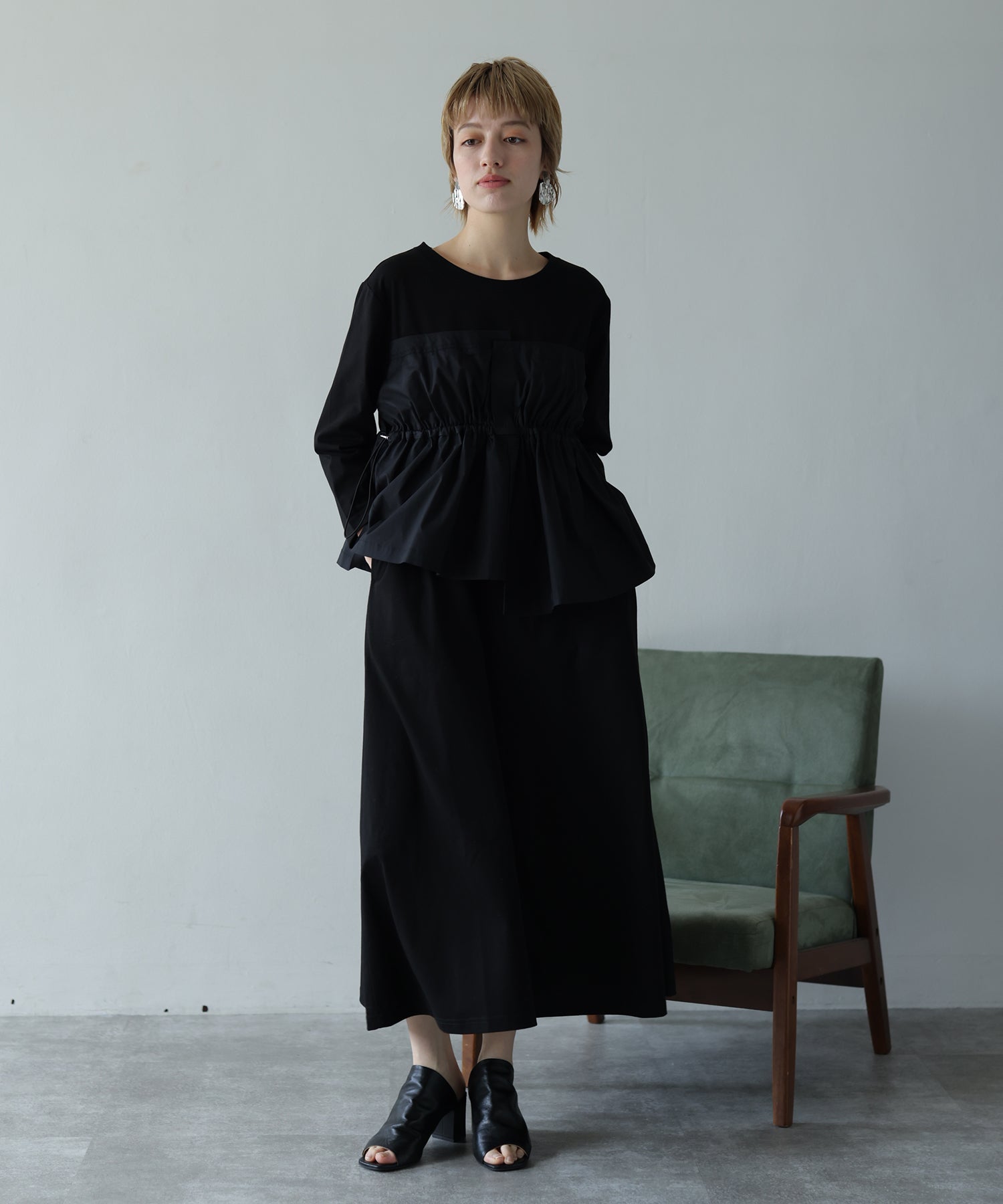 ブラック　model：H160