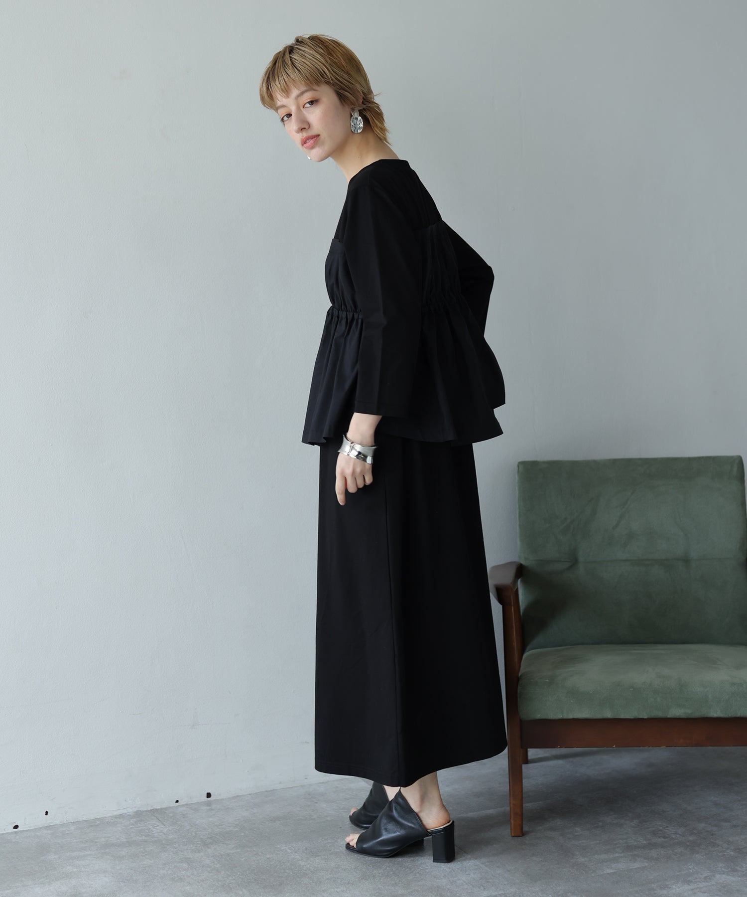 ブラック　model：H160