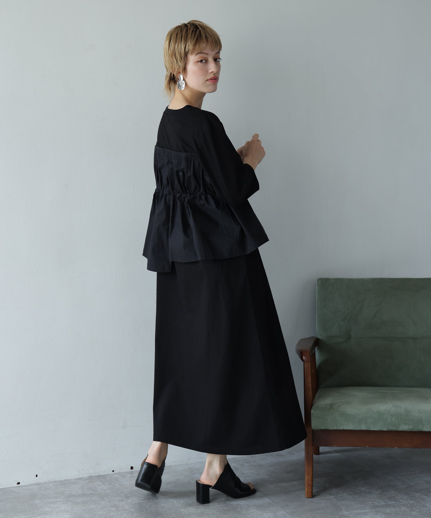 ブラック　model：H160