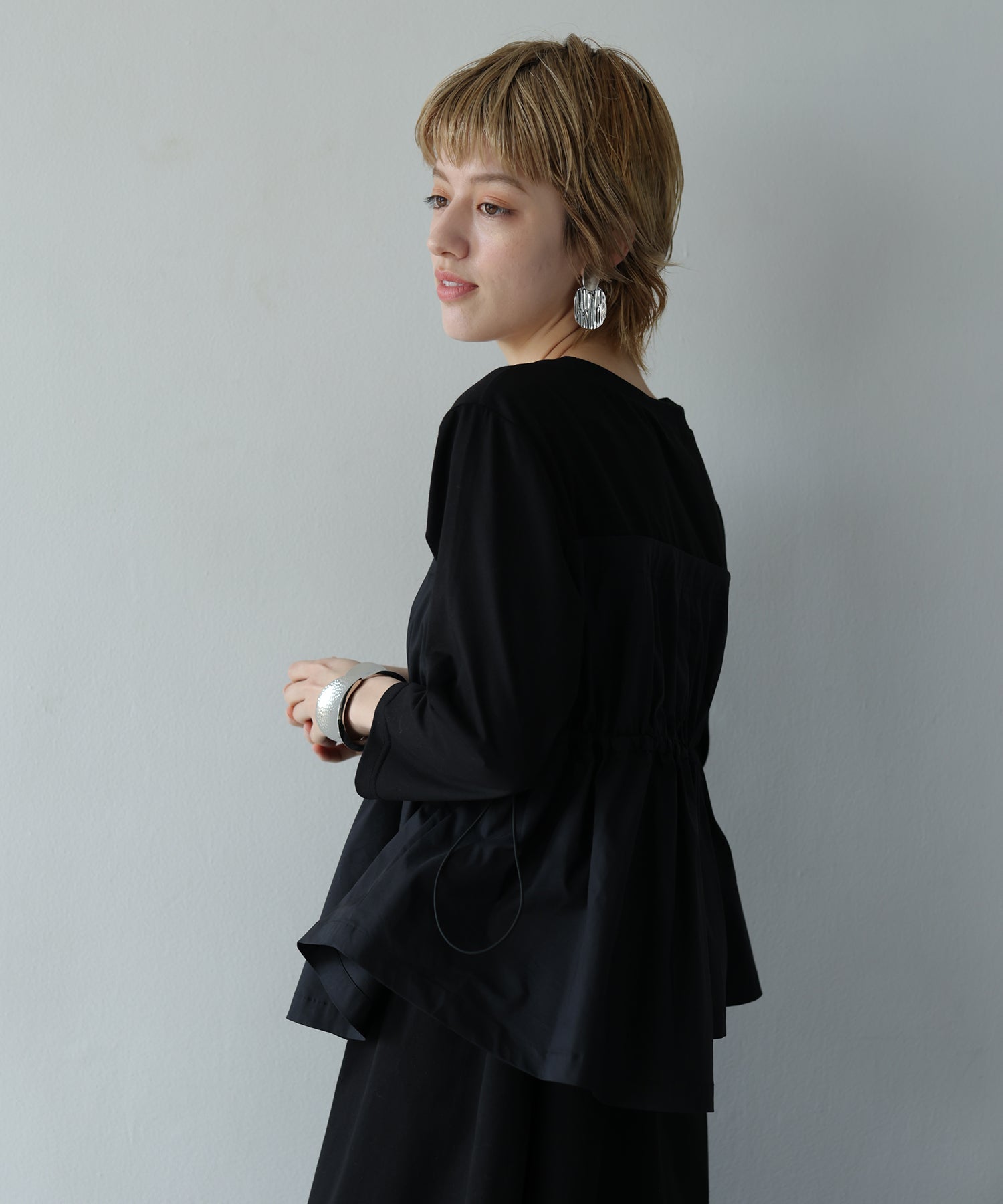 ブラック　model：H160