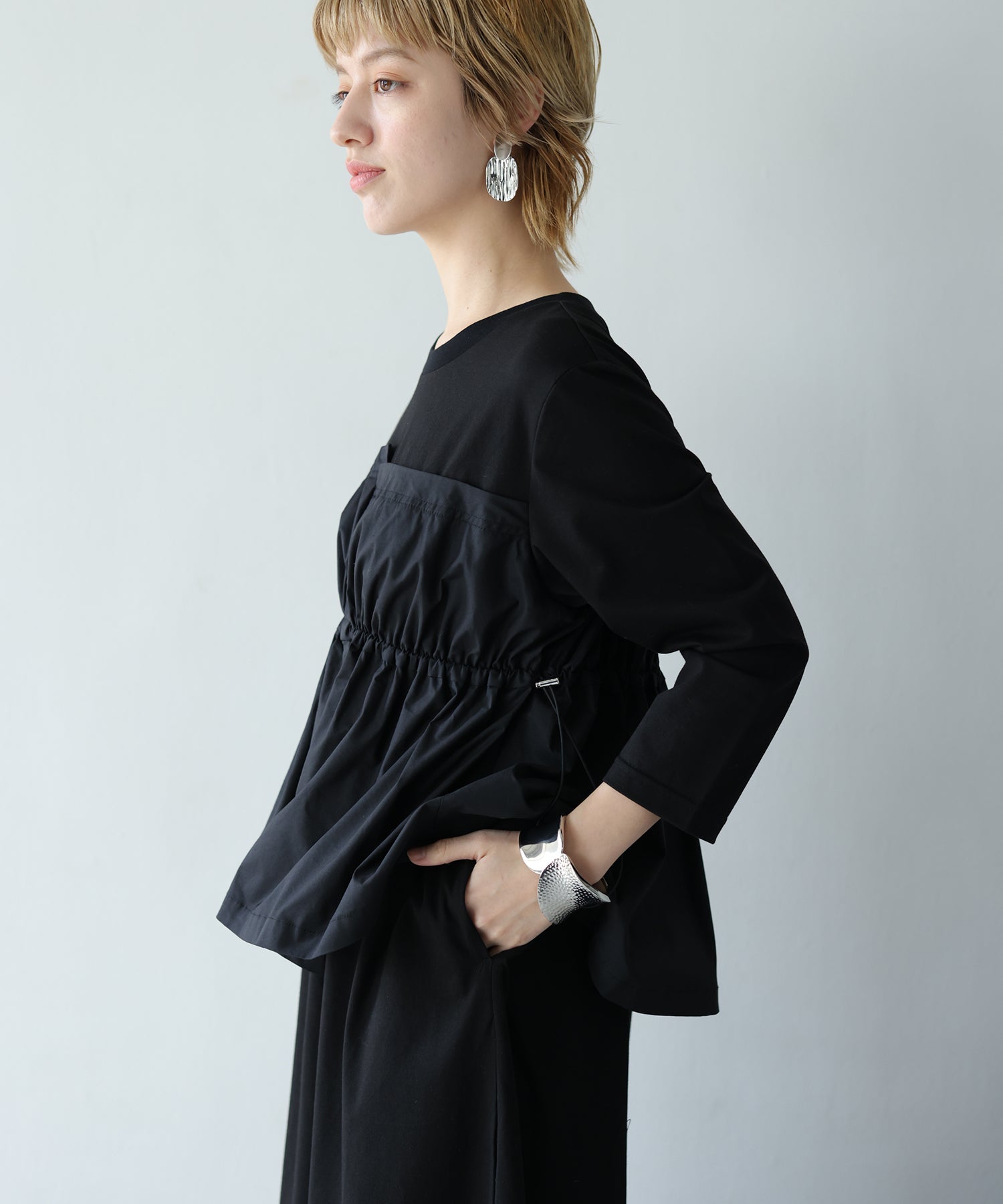 ブラック　model：H160