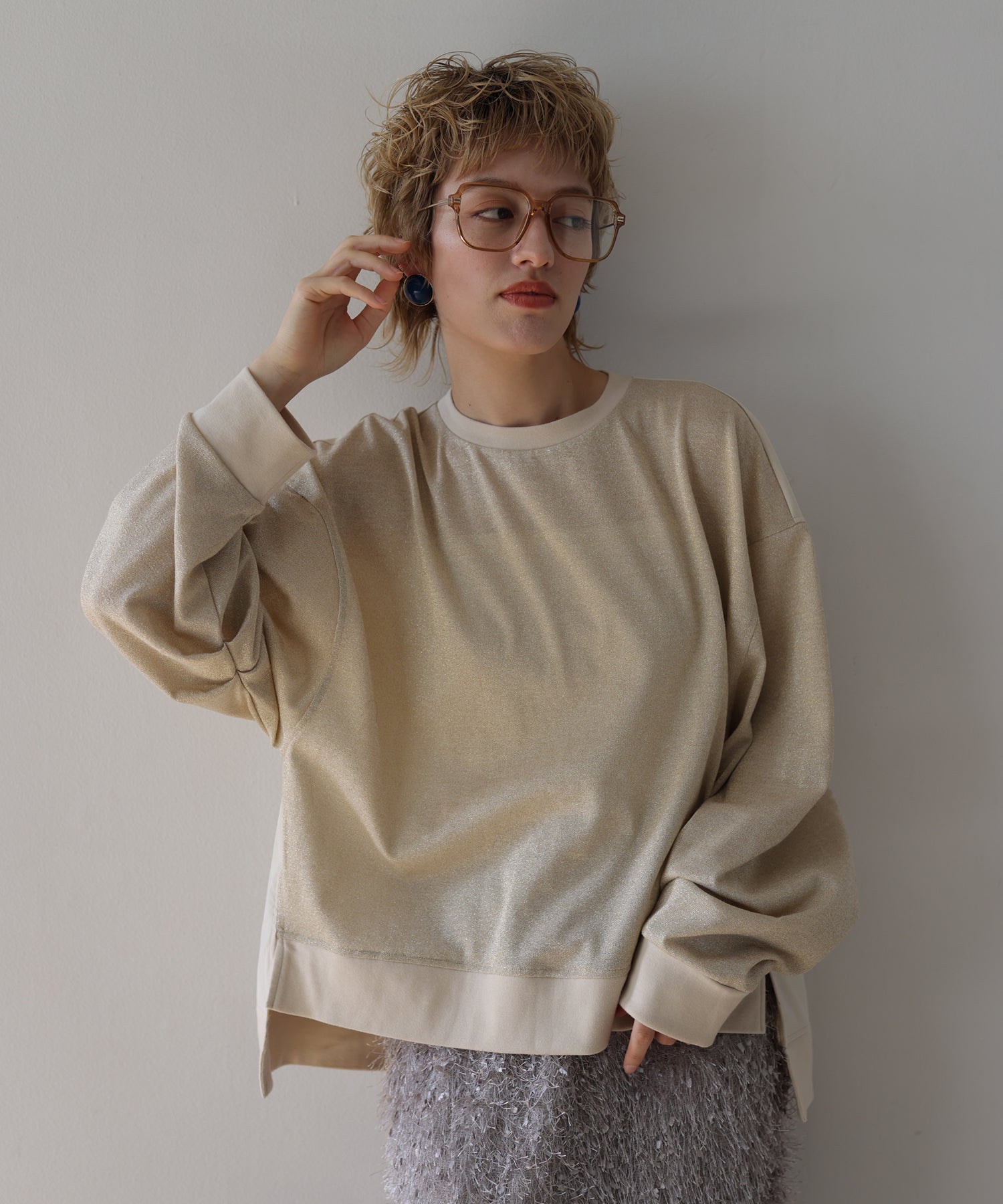 ベージュ　model：H160