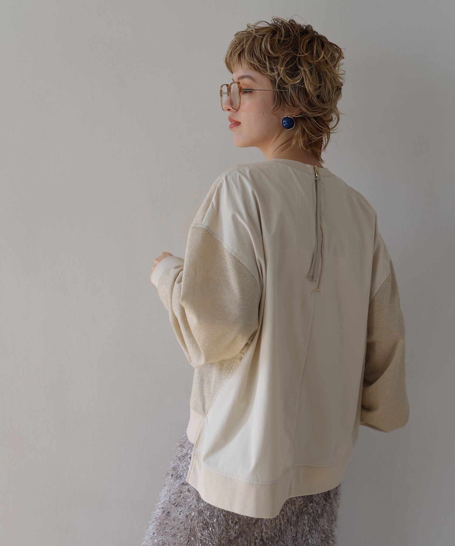 ベージュ　model：H160